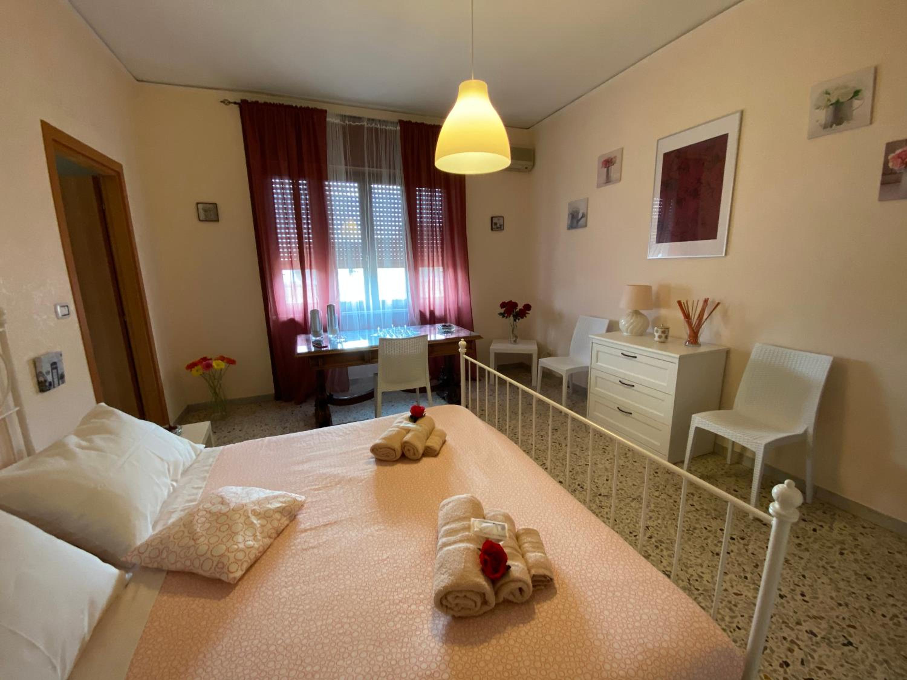 One-Bedroom Apartment - Photo 6