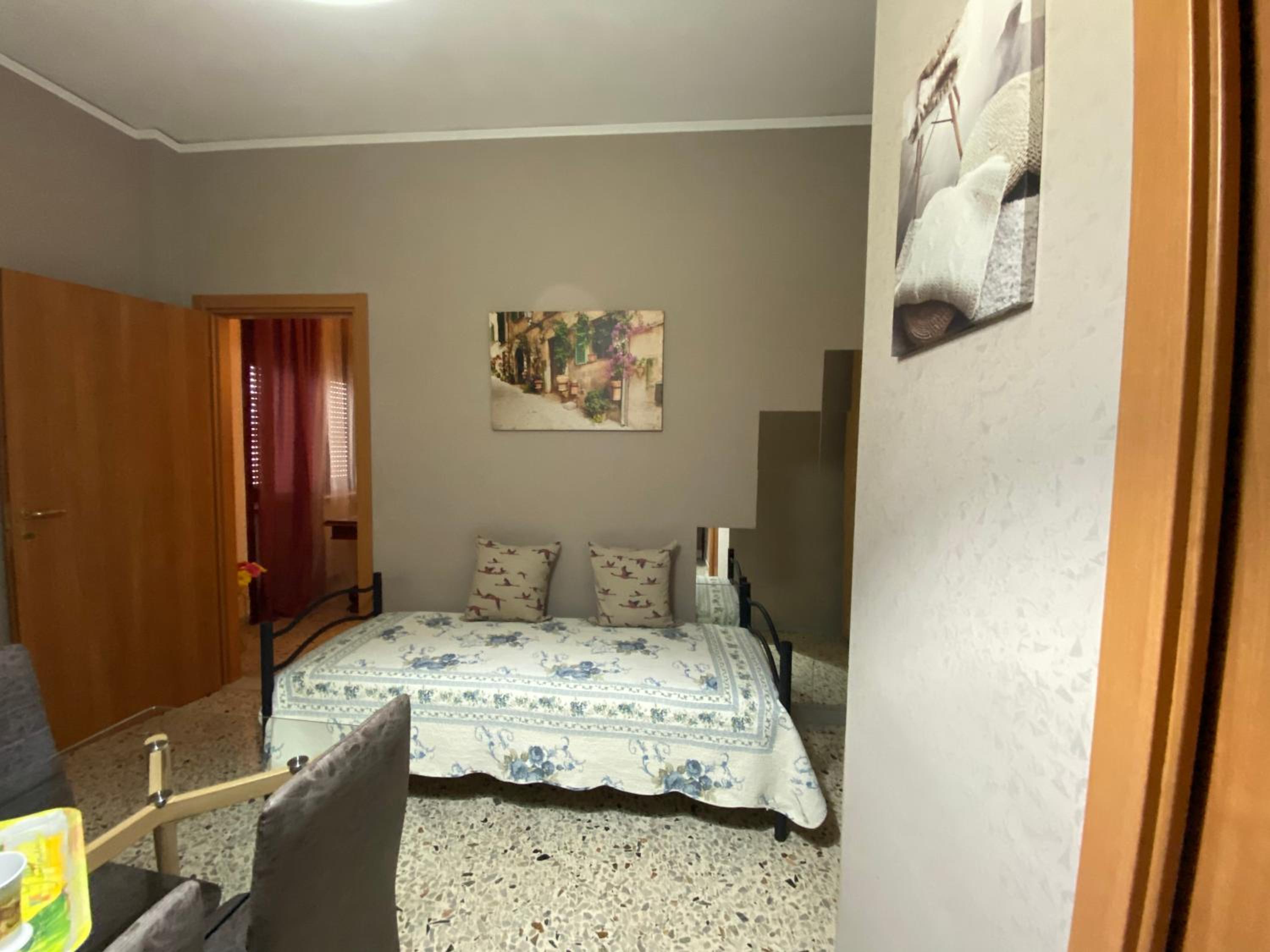One-Bedroom Apartment - Photo 8