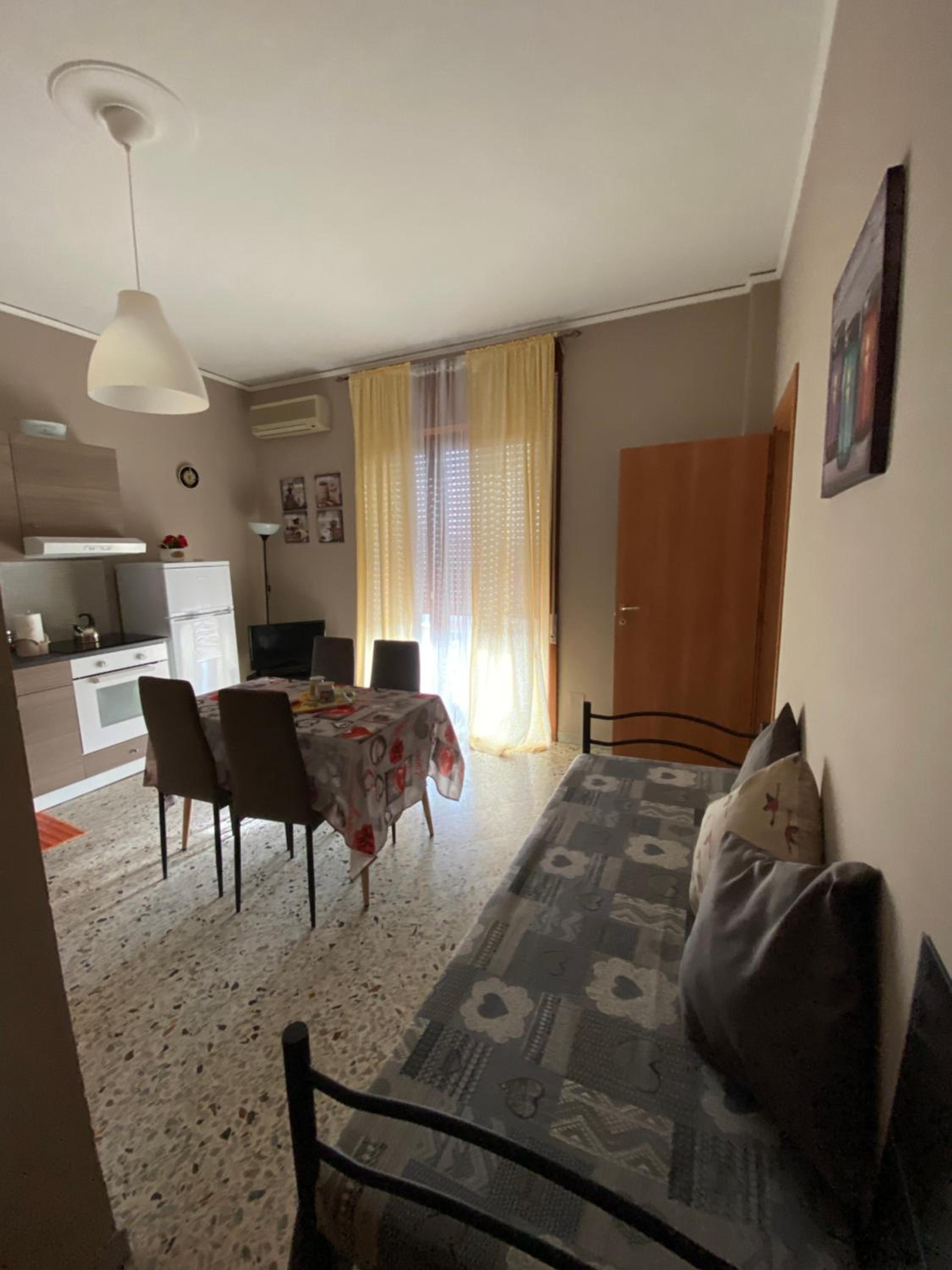 One-Bedroom Apartment - Photo 7