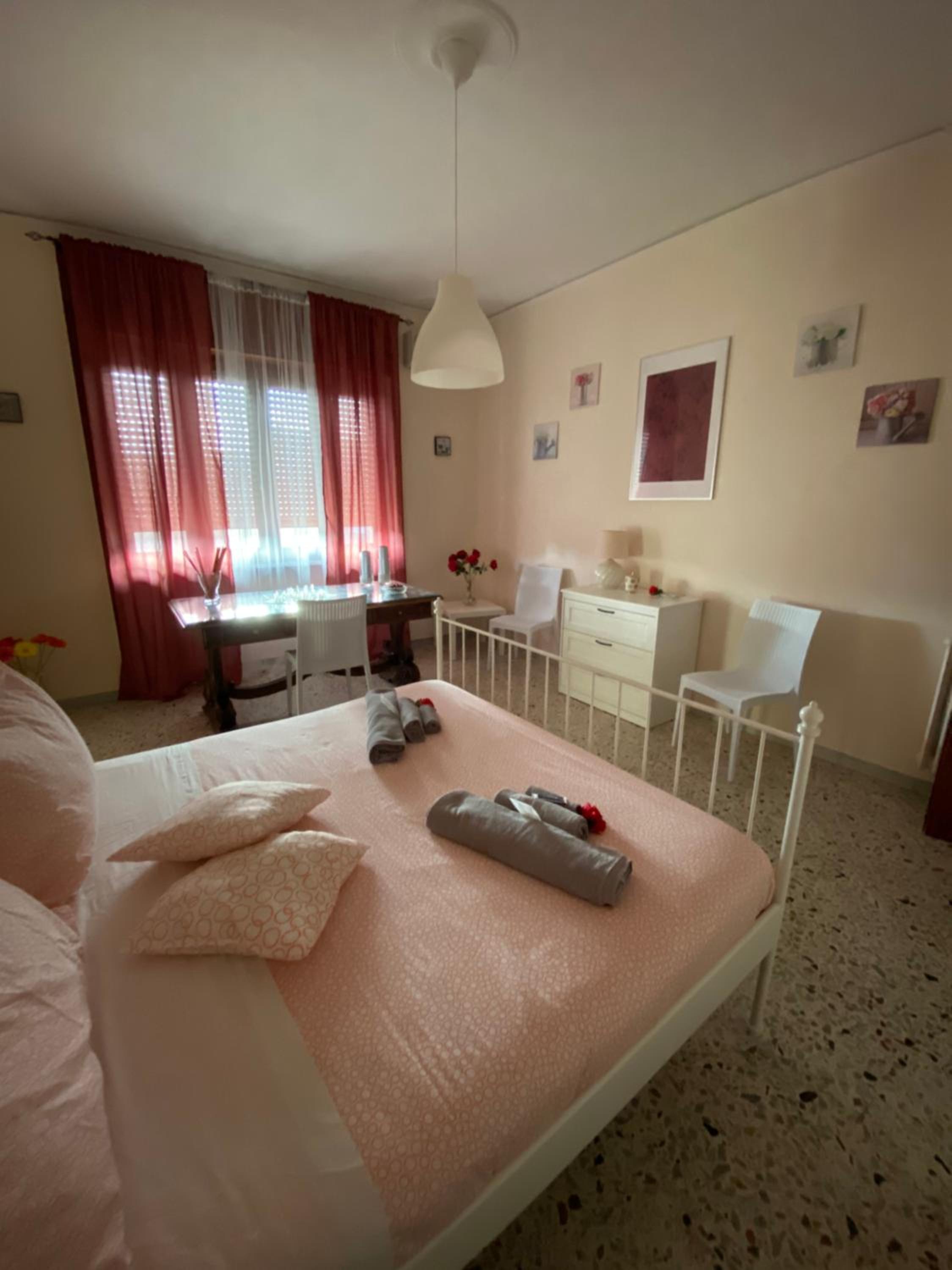 One-Bedroom Apartment - Photo 9