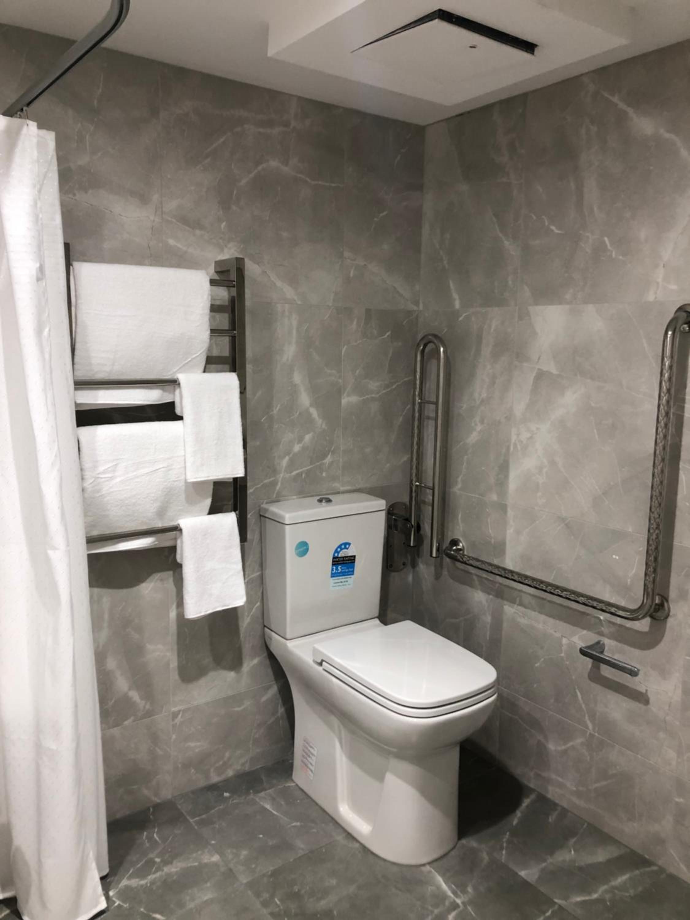 Double Room - Disability Access - Photo 7