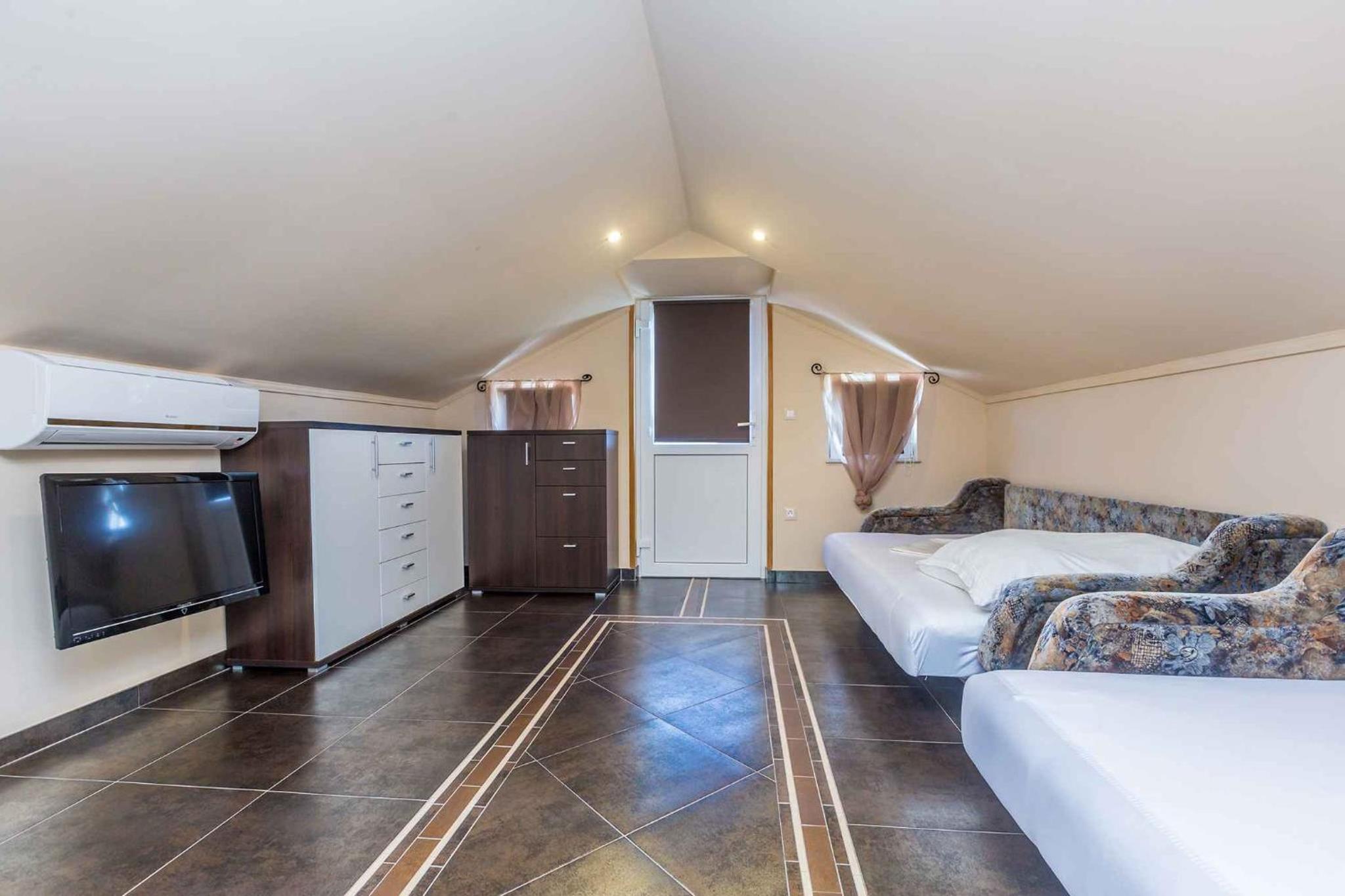 Villa photo 1