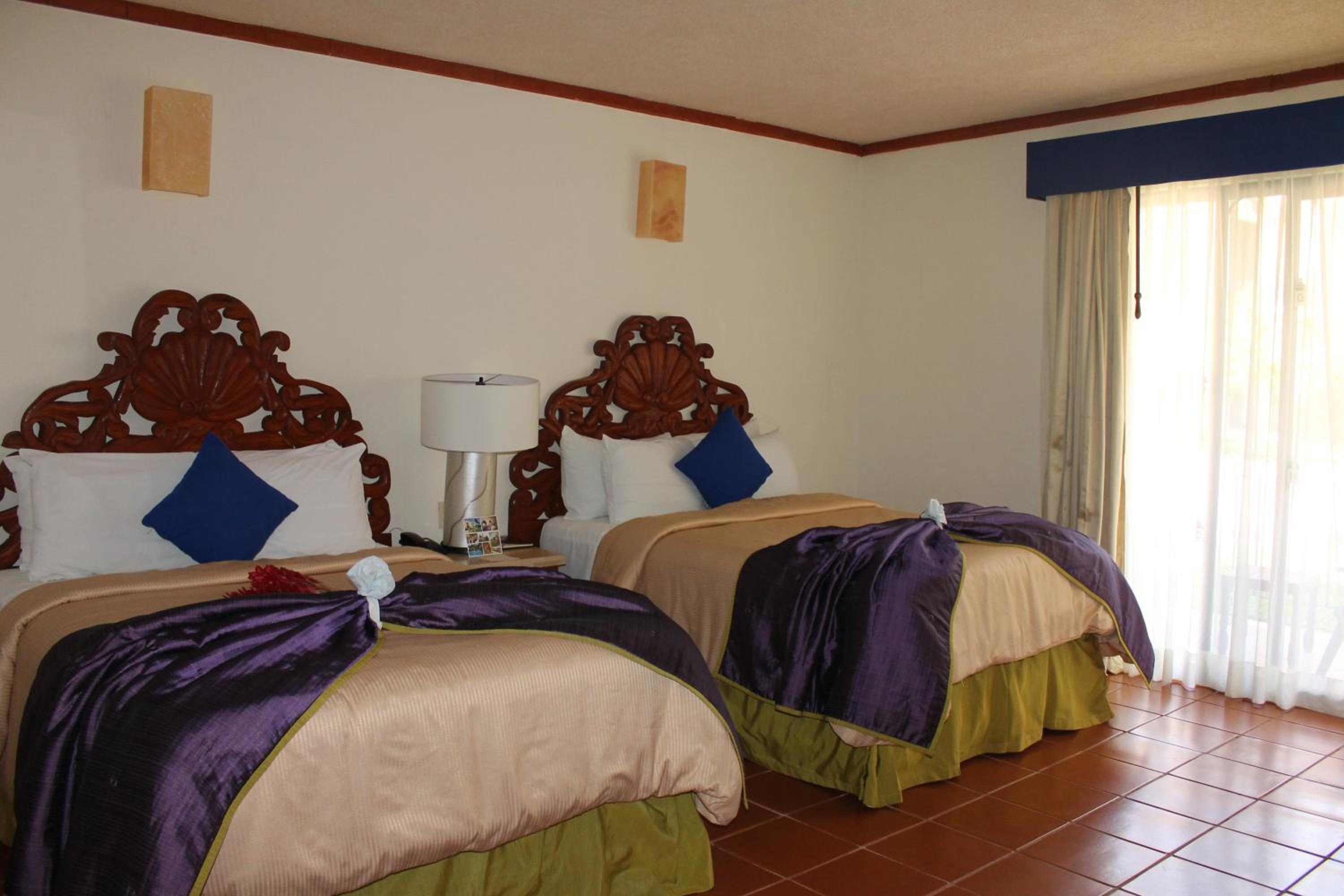 Double Room with Two Double Beds - Photo 6