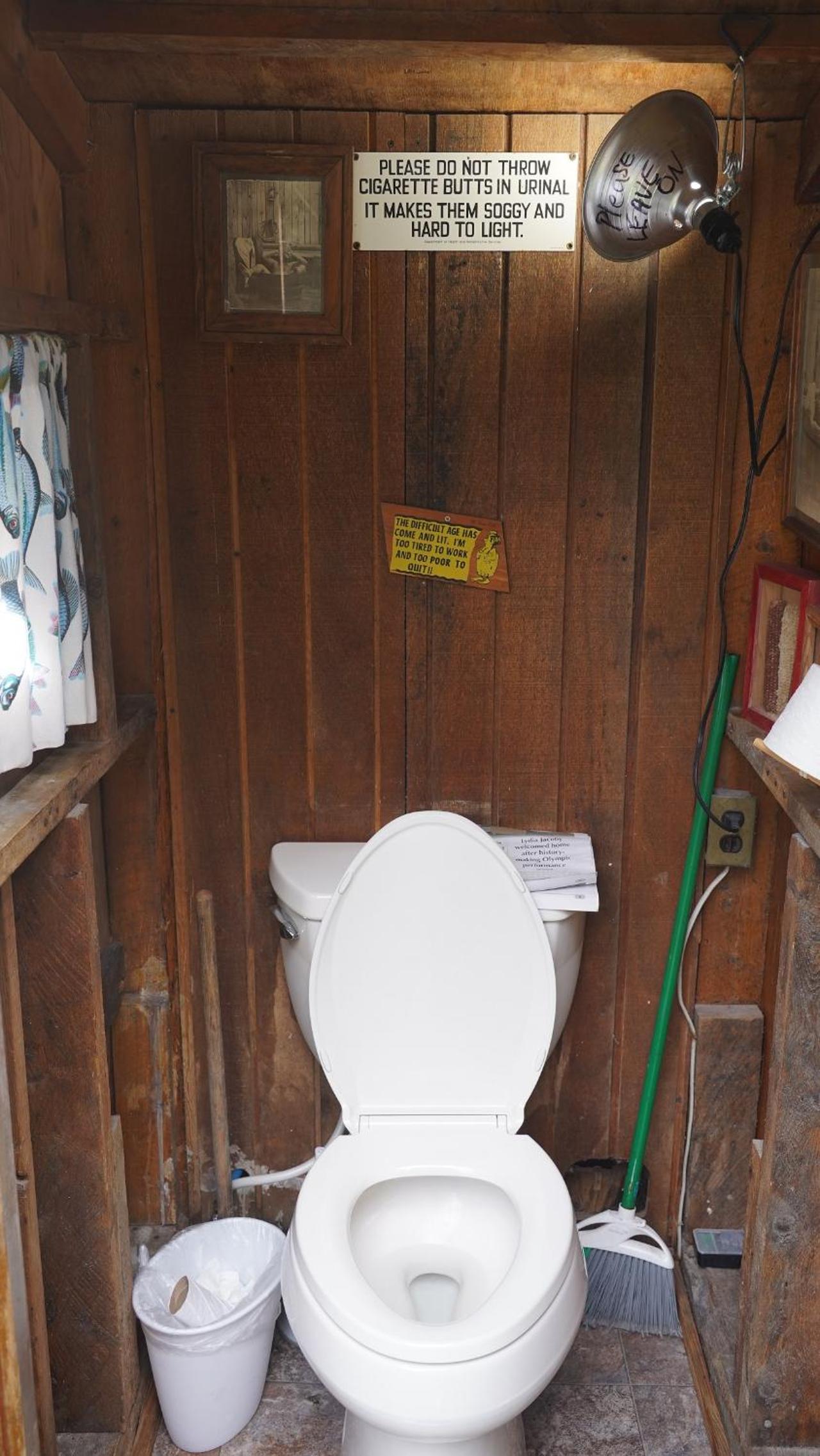 Single Bed in Mixed Dormitory Room with Shared Bathroom  photo 3