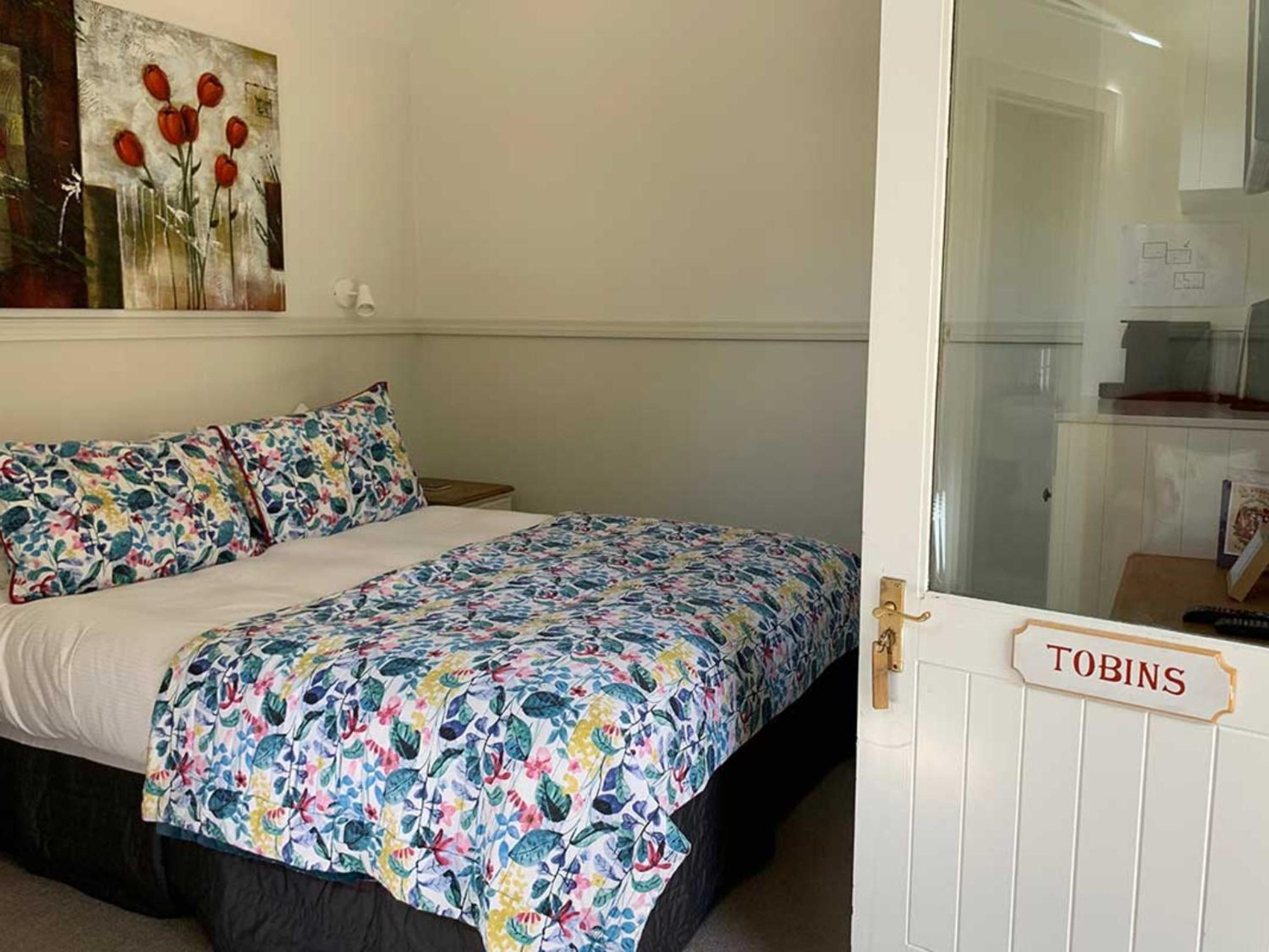 Deluxe Double Room - Tobin's photo 2