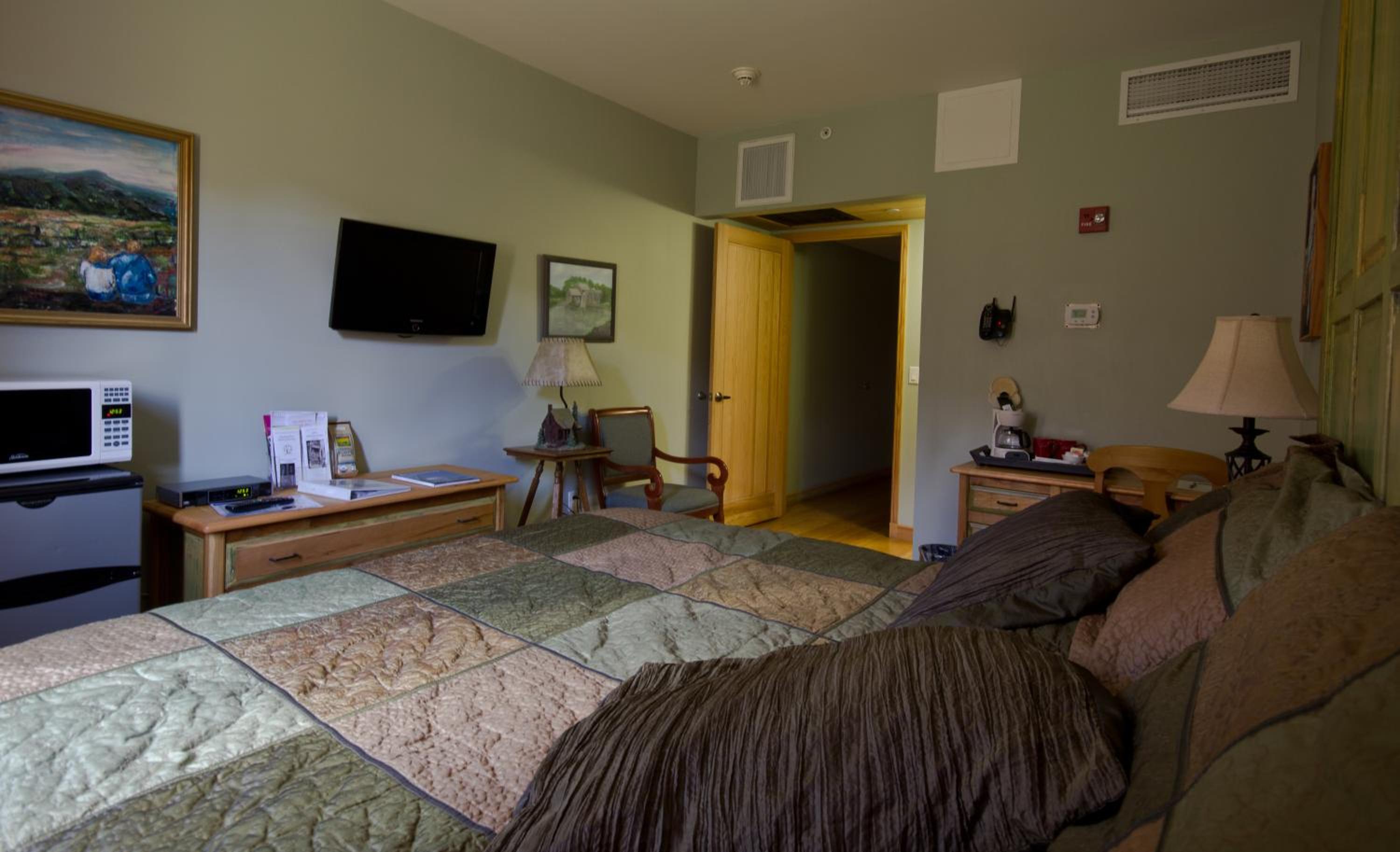 Deluxe King Room photo 1