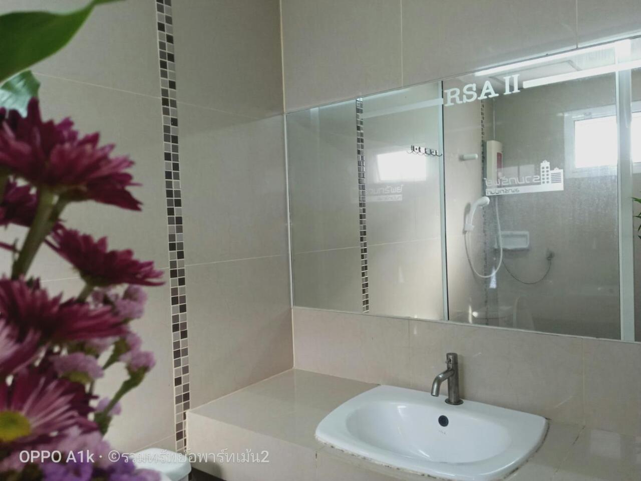 Deluxe Queen Room - Photo 26