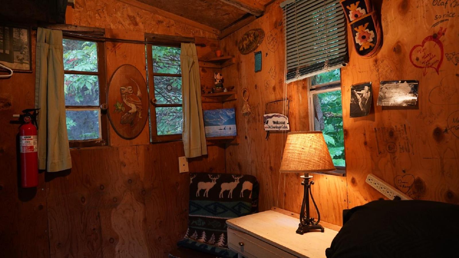 Cabin with Shared Bathroom with Shared Bathroom photo 3