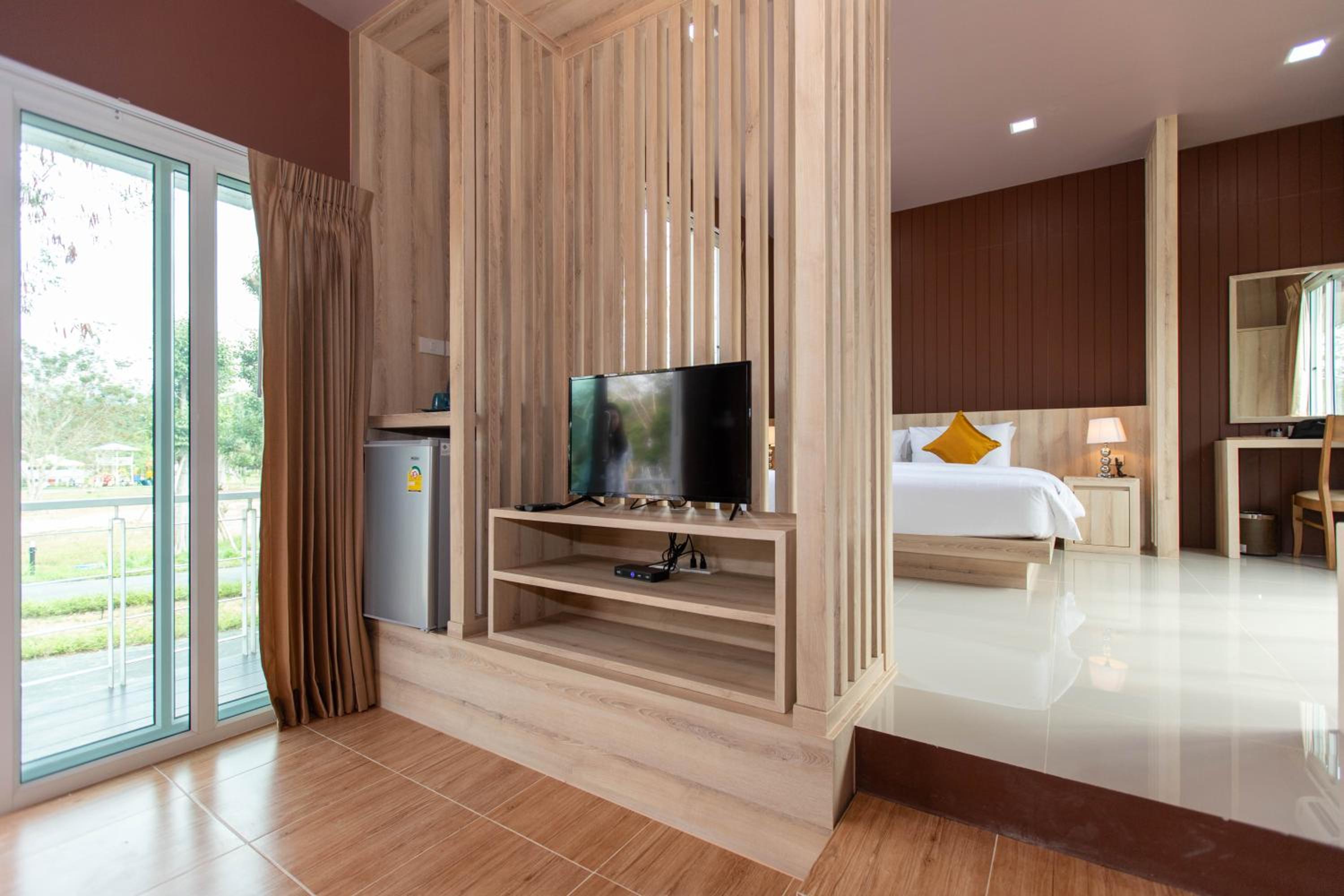 One-Bedroom House - Photo 7