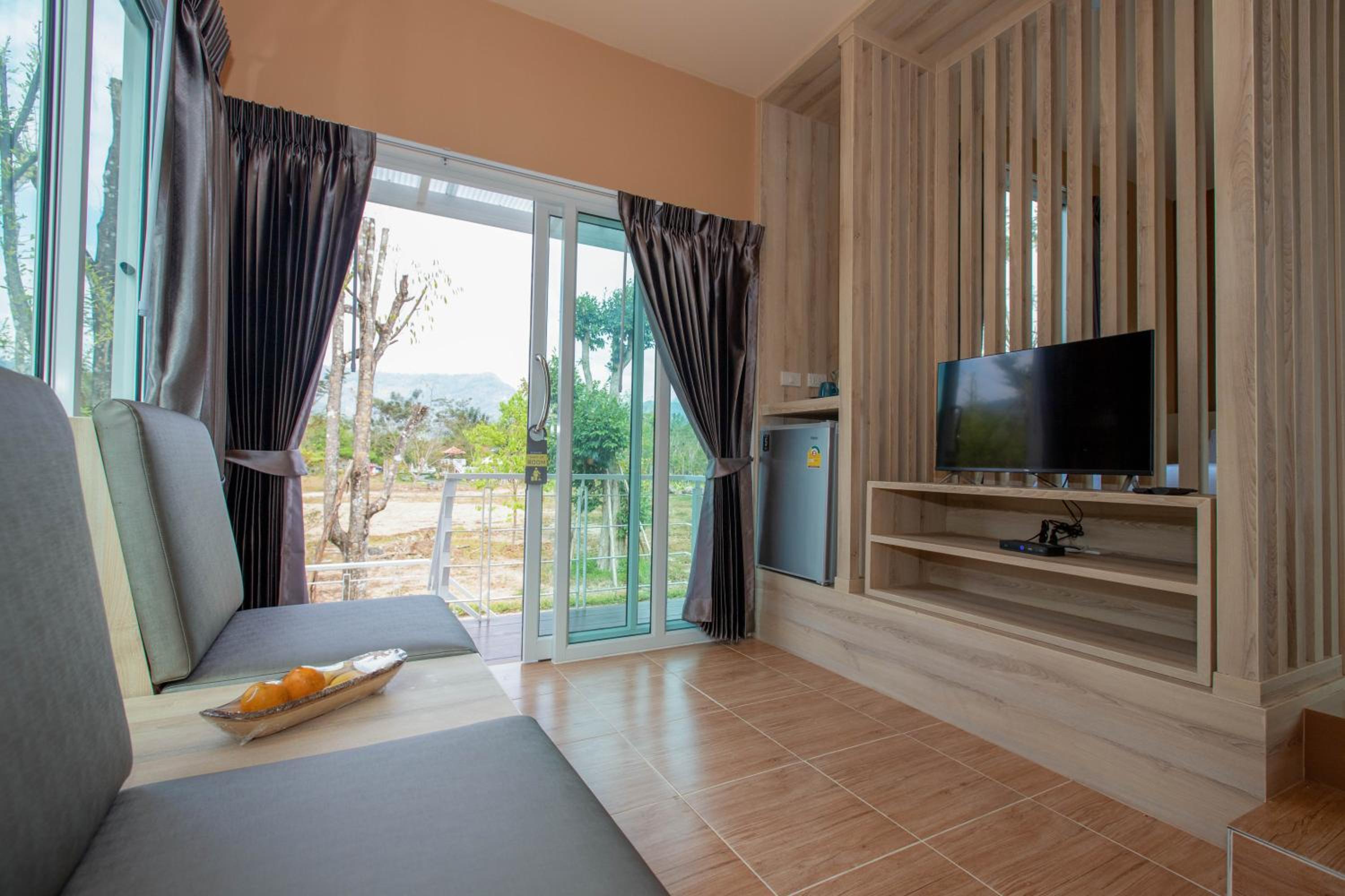 One-Bedroom House - Photo 8