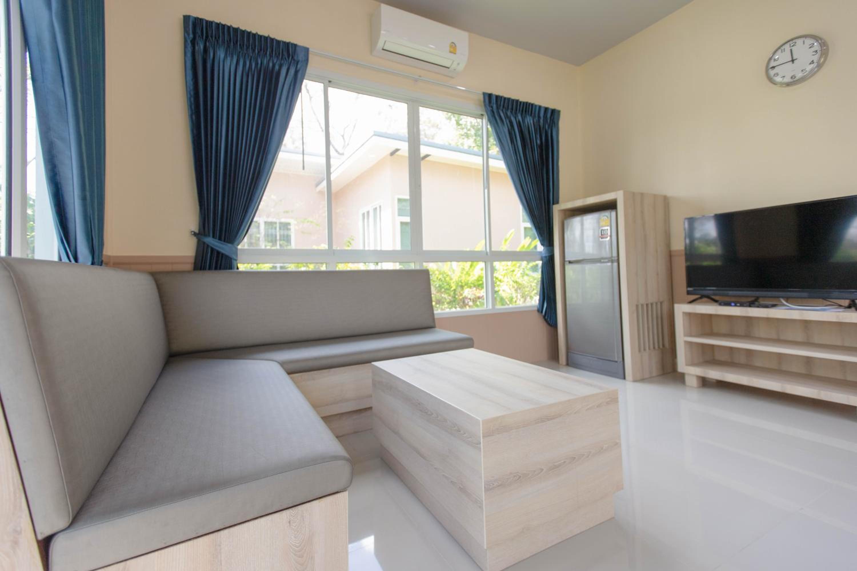 Two-Bedroom House photo 2