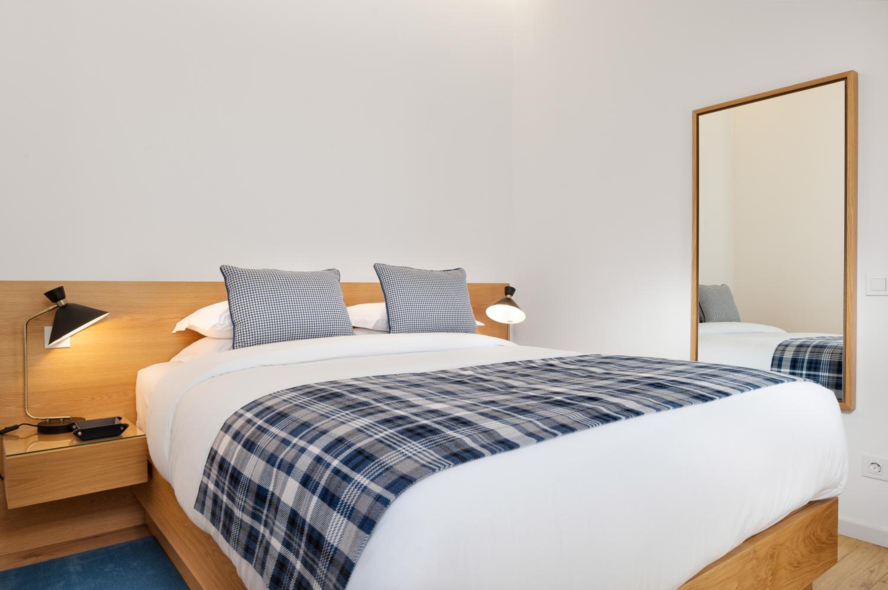 Standard Apartment with Two Double Beds  - Photo 14