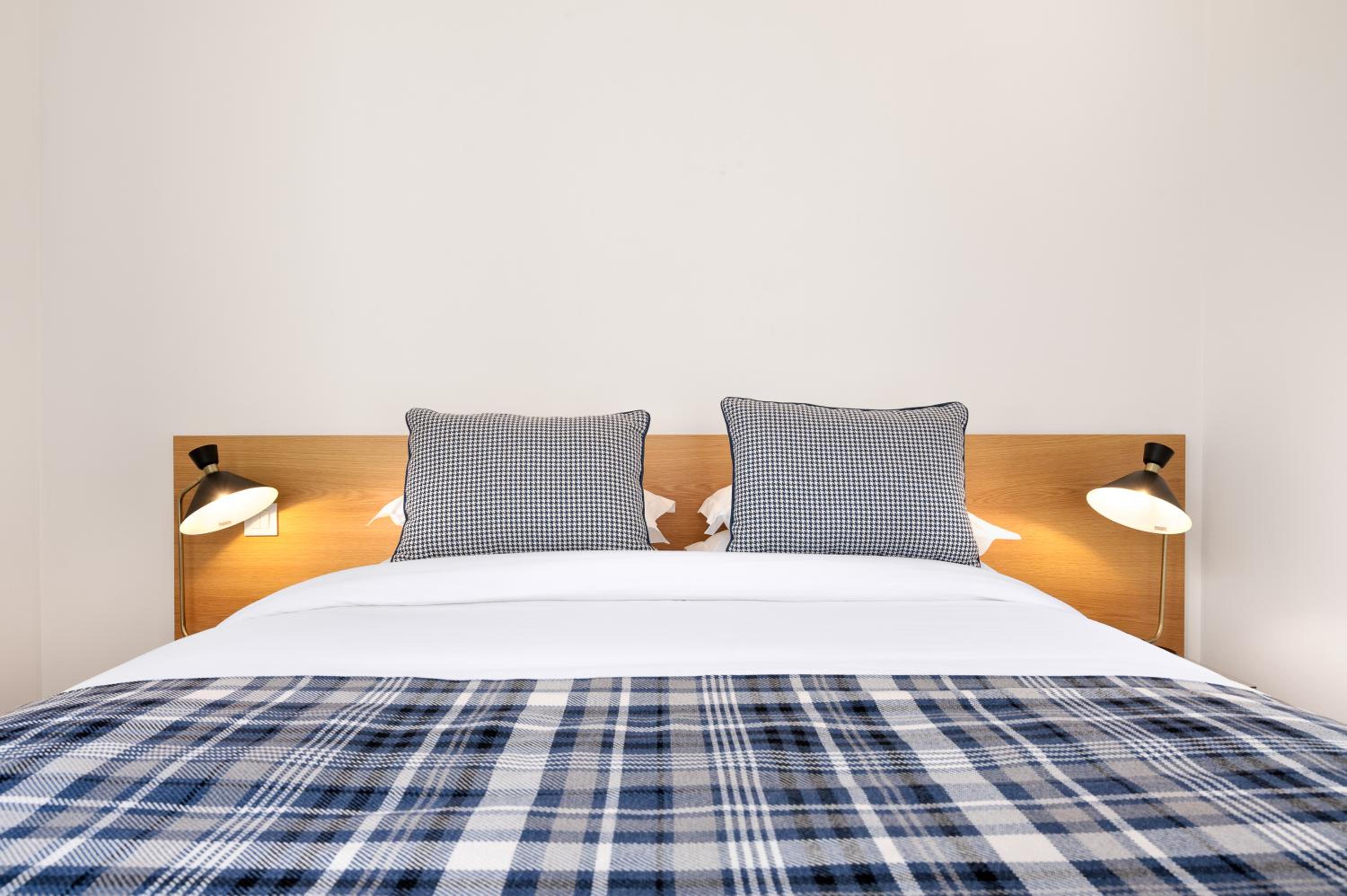 Standard Apartment with Two Double Beds  - Photo 13