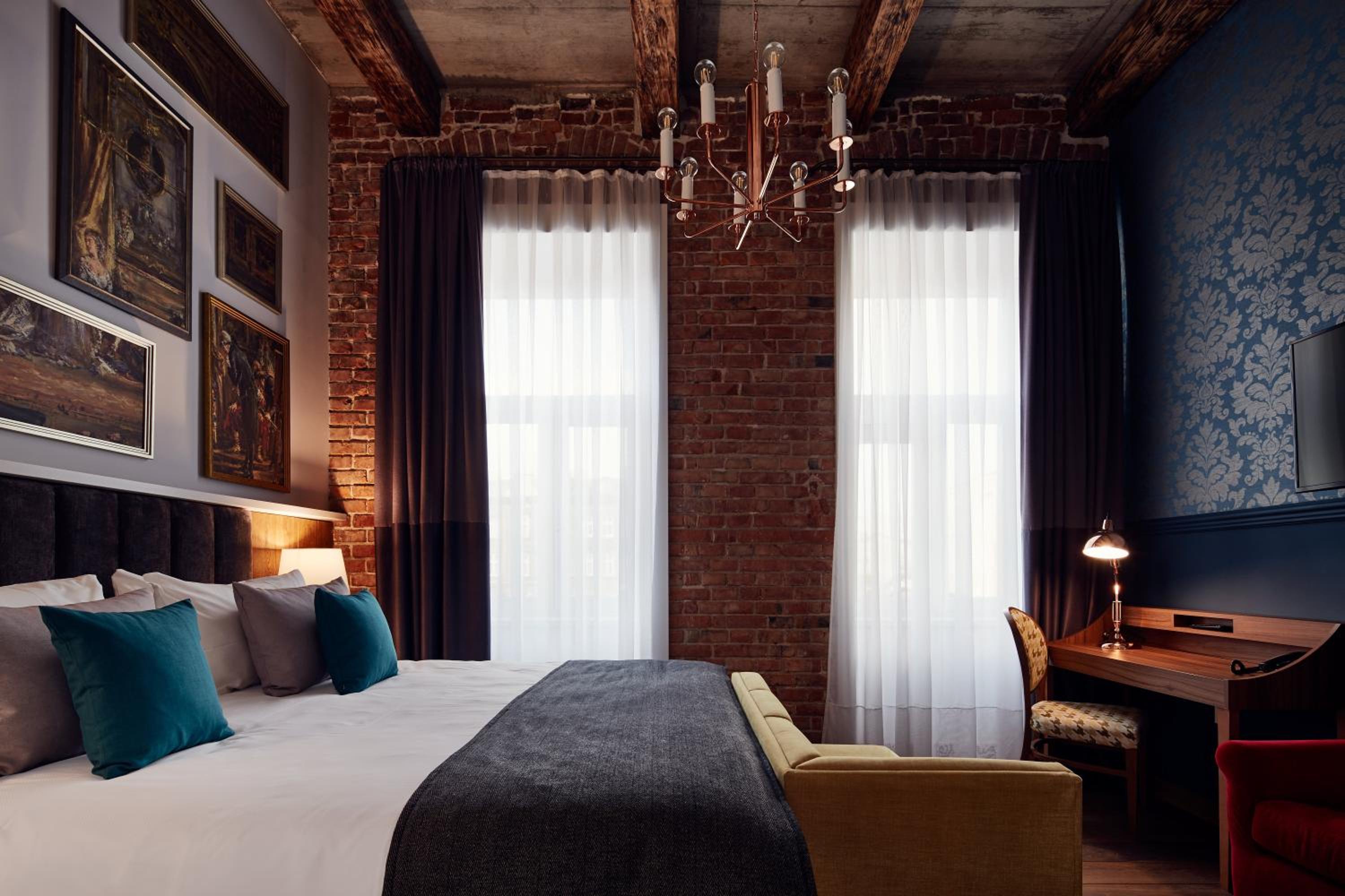 Premium King Room photo 1