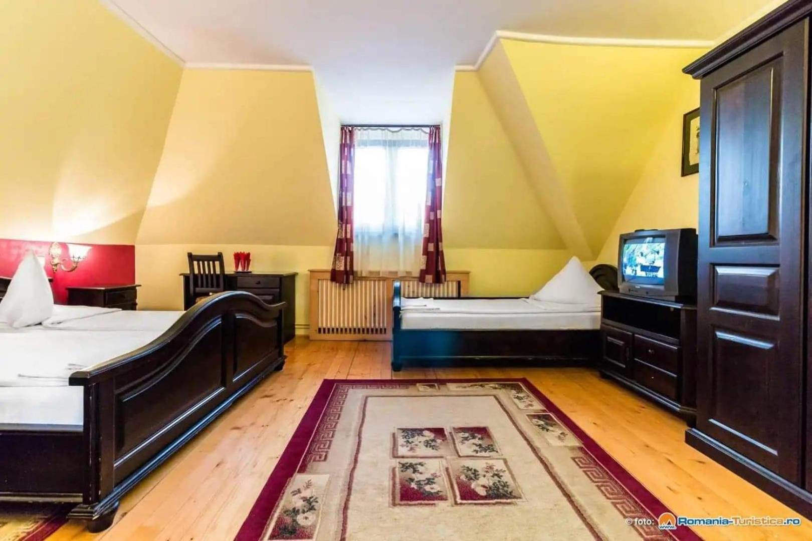 Triple Room with Bathroom photo 1