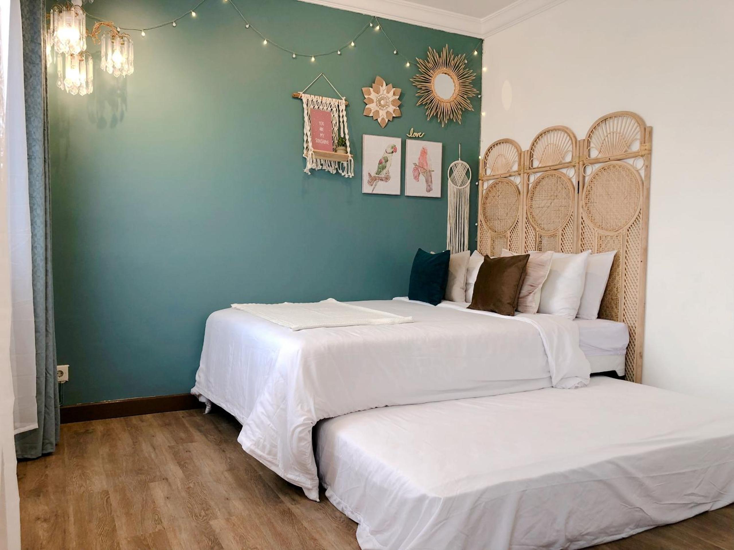 Two-Bedroom Apartment - Photo 2