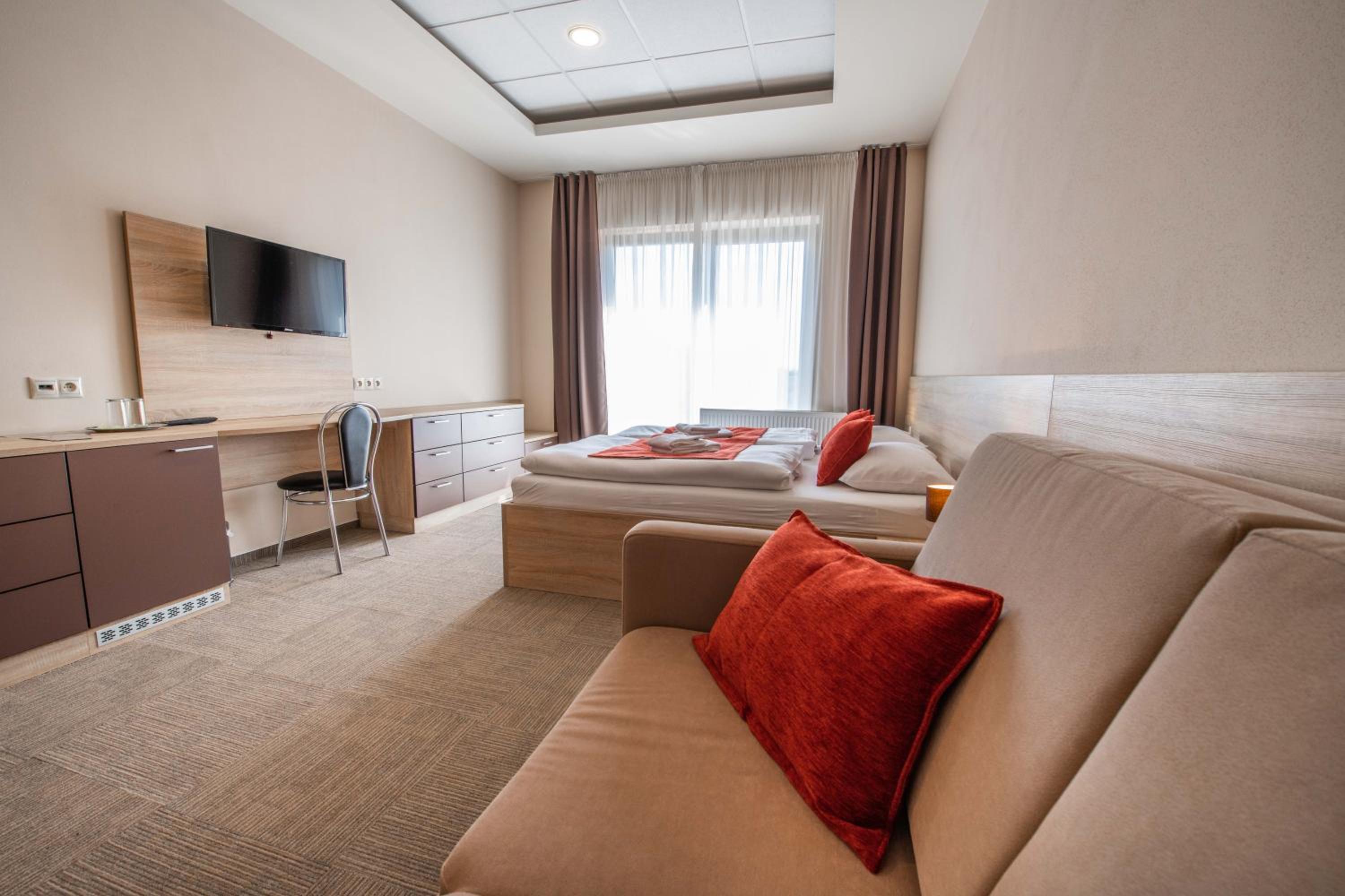 Double Room - Disability Access photo 2