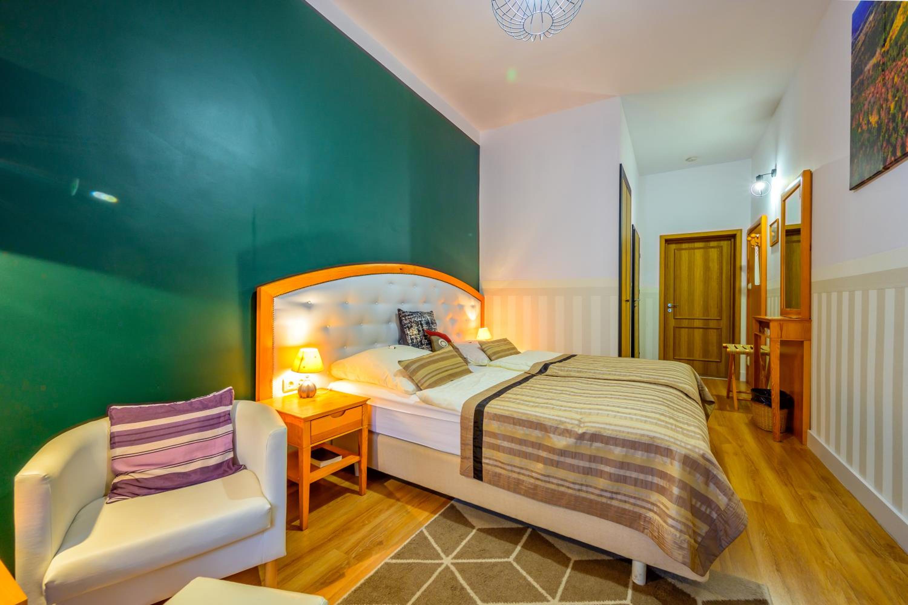 Twin Room - Photo 7