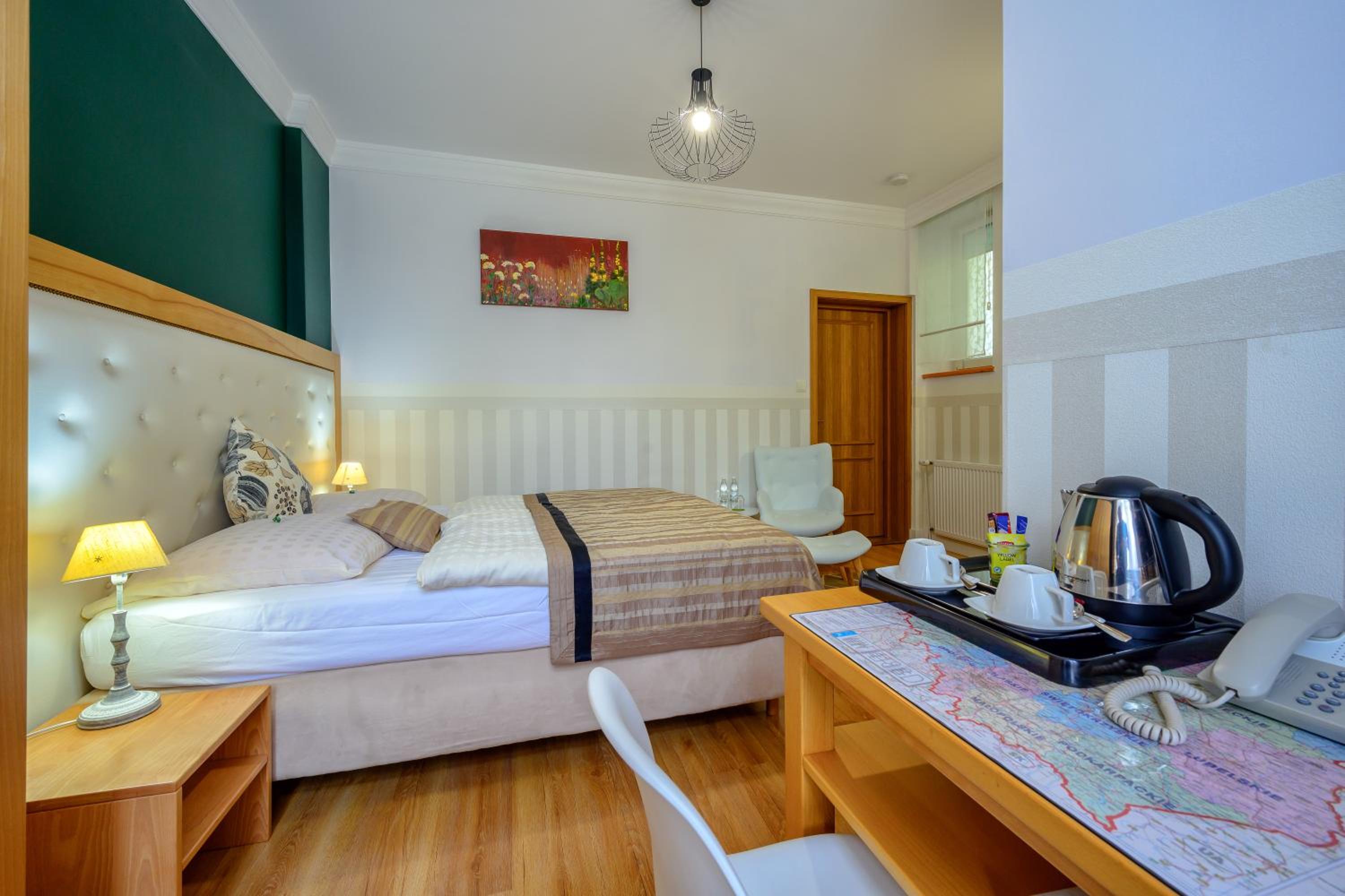 Twin Room - Photo 3