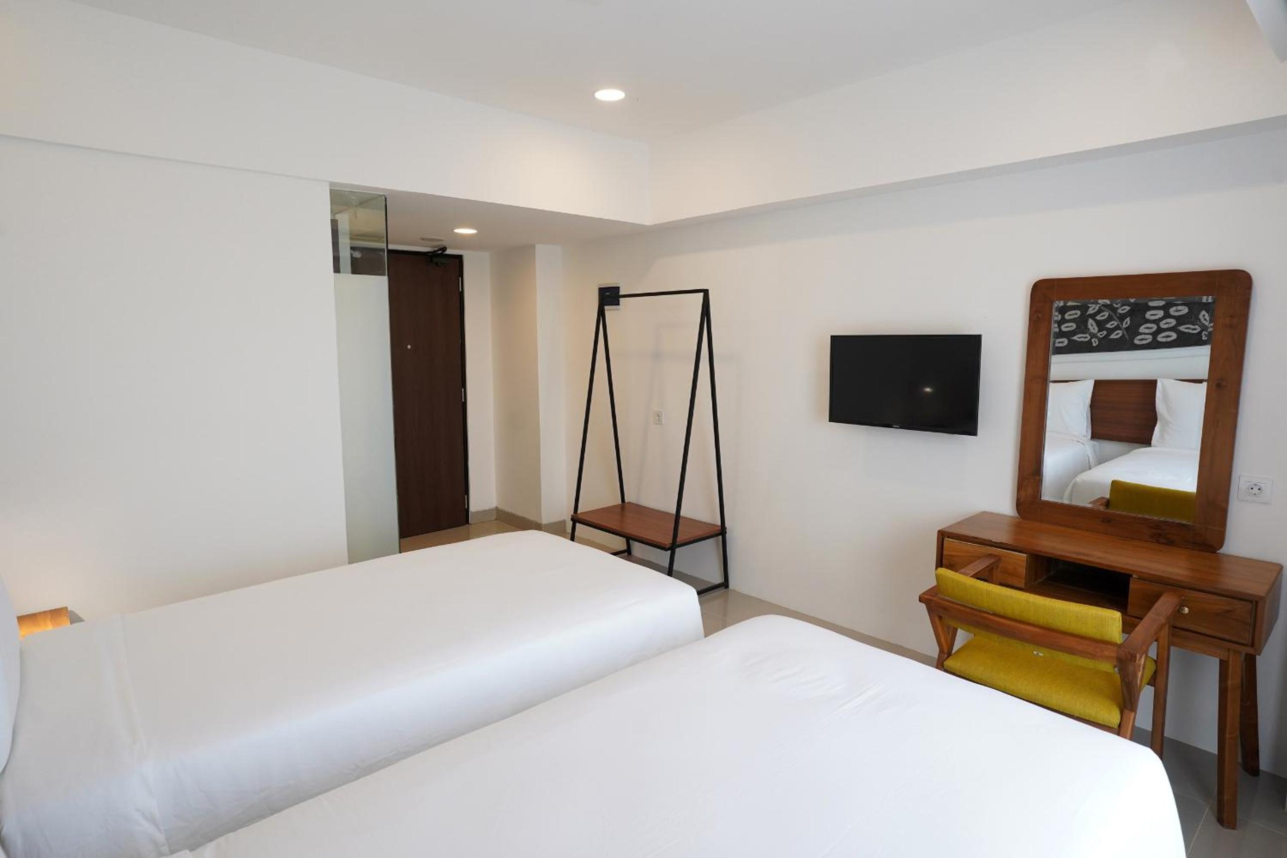 Superior Double or Twin Room with Garden View - Photo 1