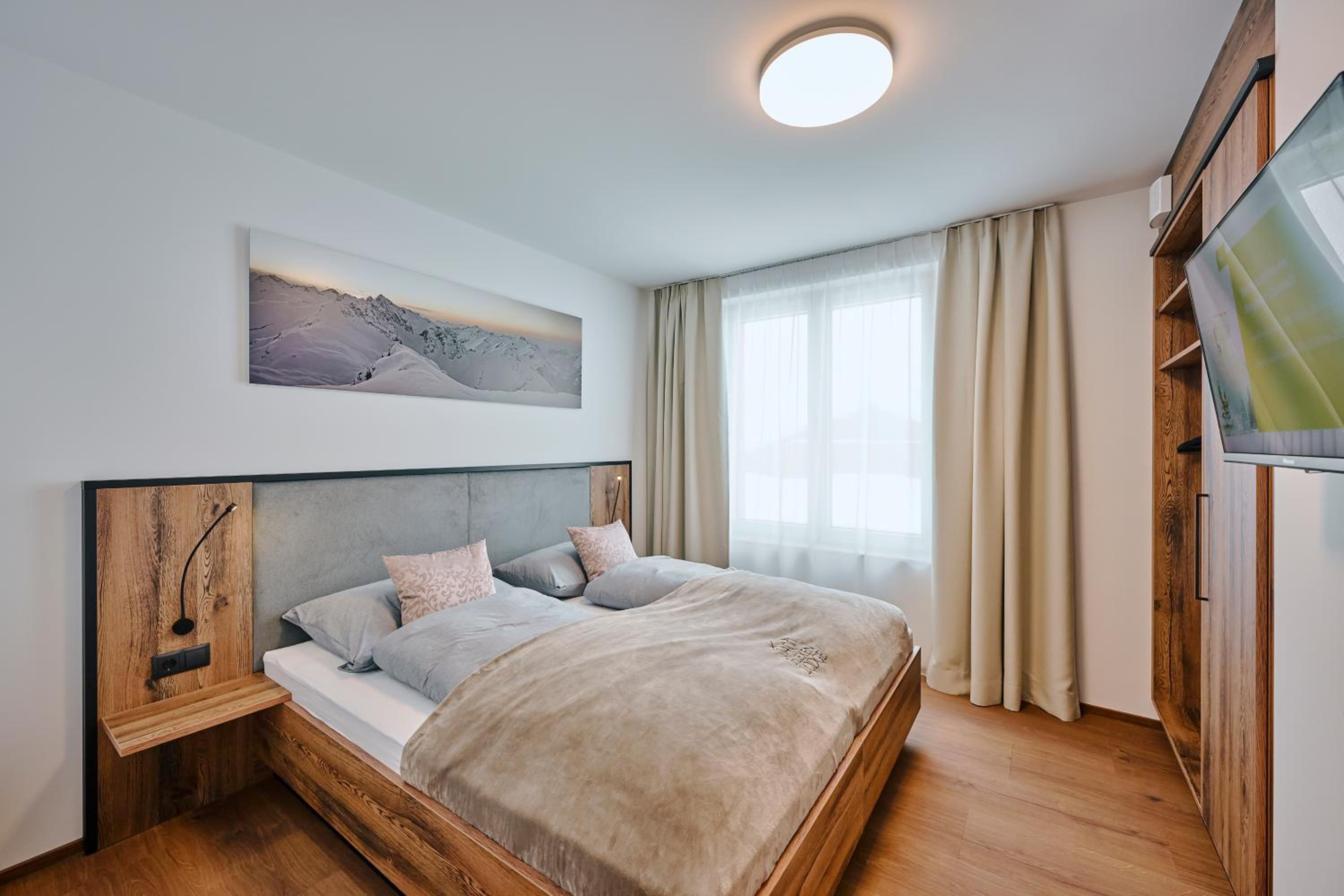 Two-Bedroom Apartment - Photo 3