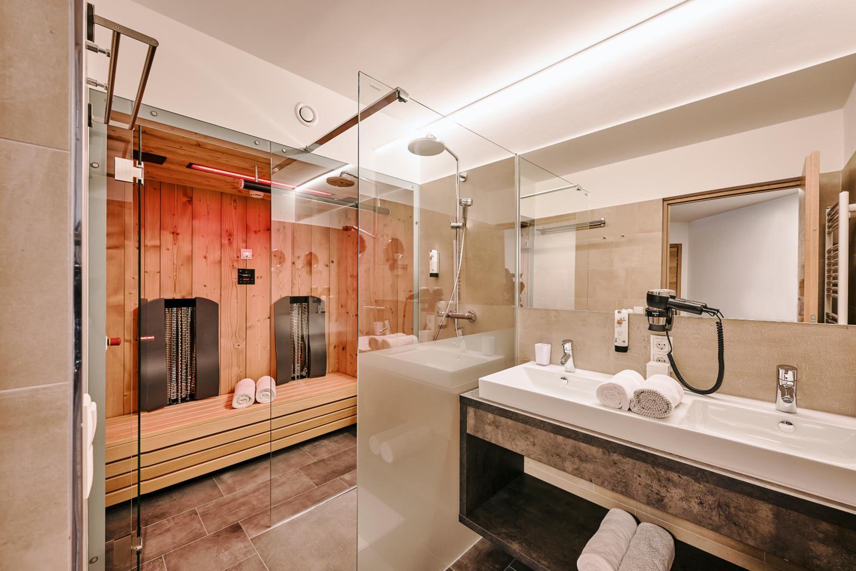 One-Bedroom Apartment - Photo 7