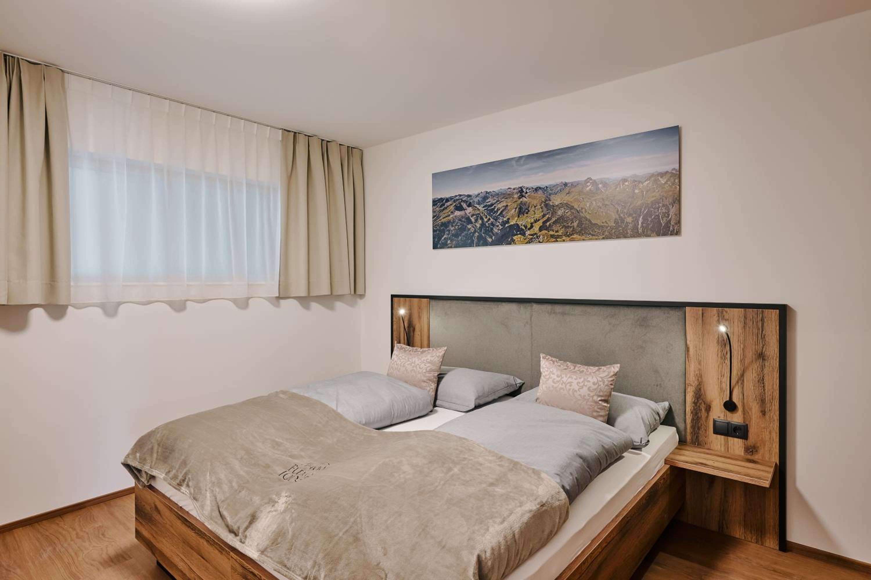 One-Bedroom Apartment - Photo 4