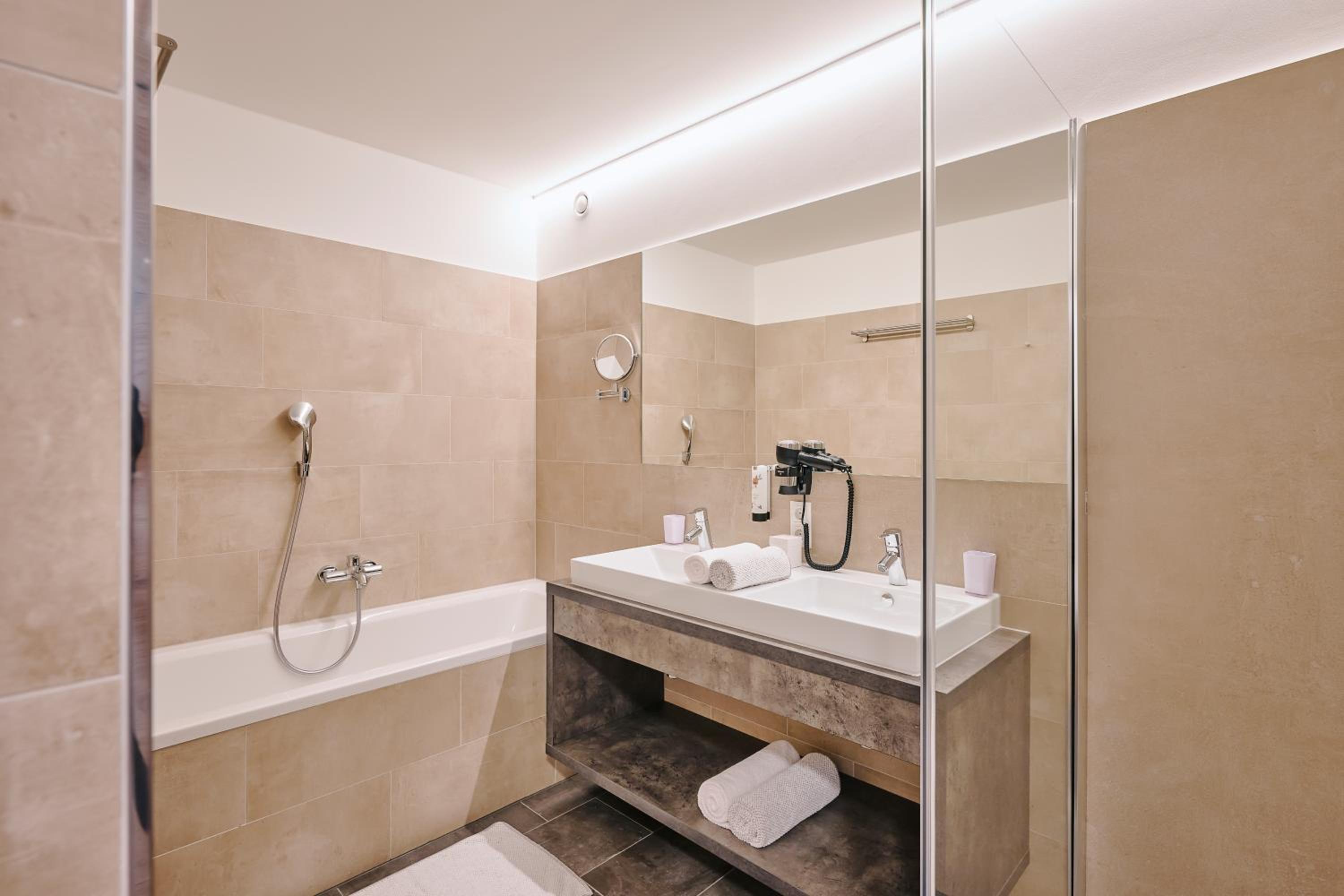 Two-Bedroom Apartment - Photo 4