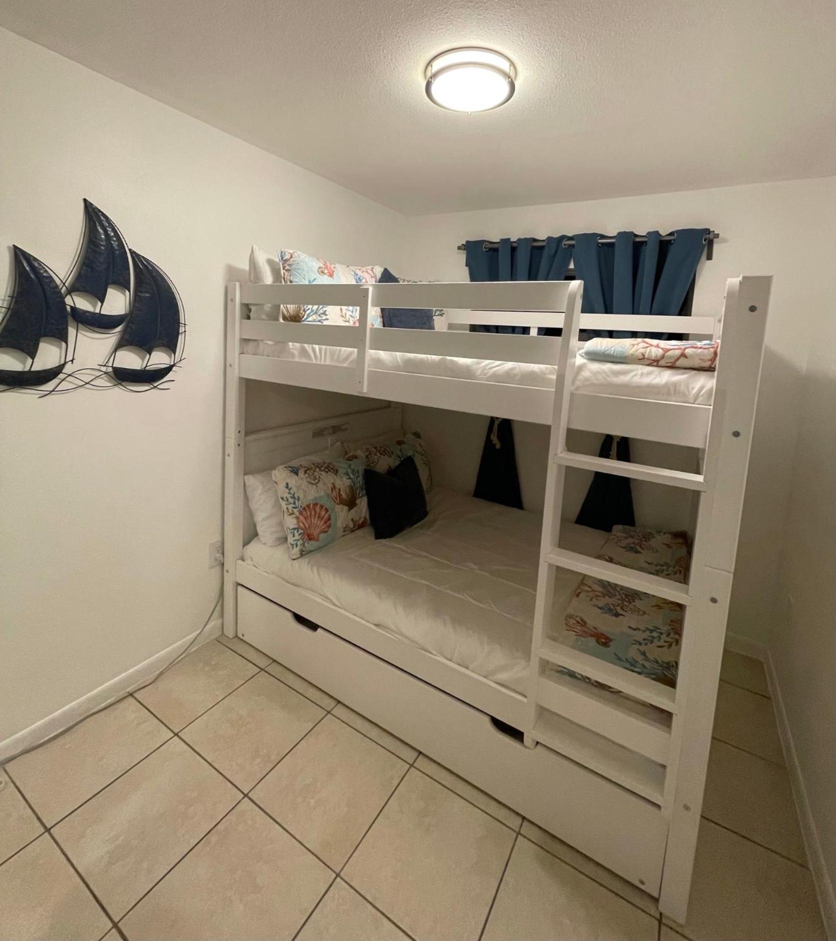 Three-Bedroom Apartment photo 1