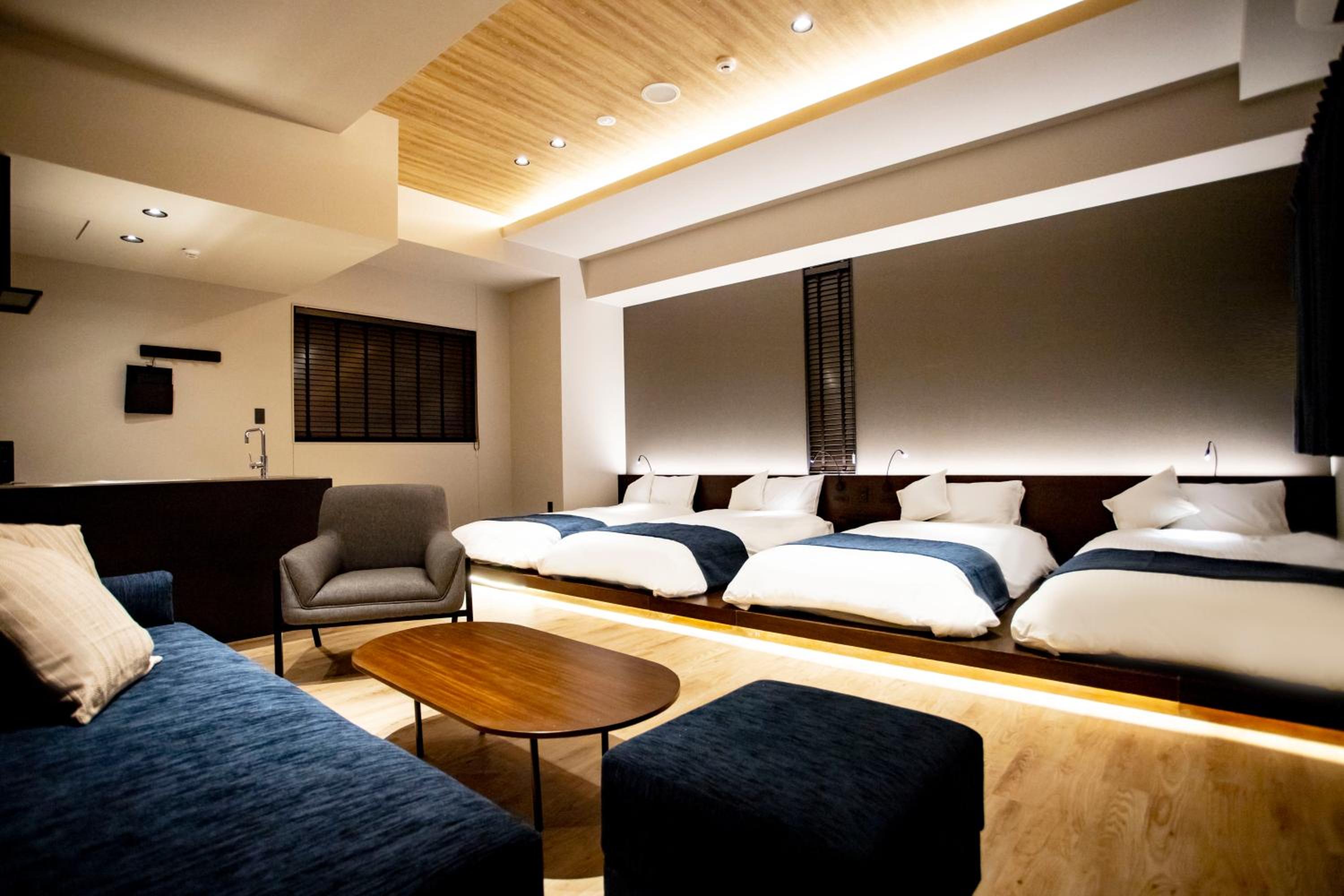 Quadruple Room - Photo 1