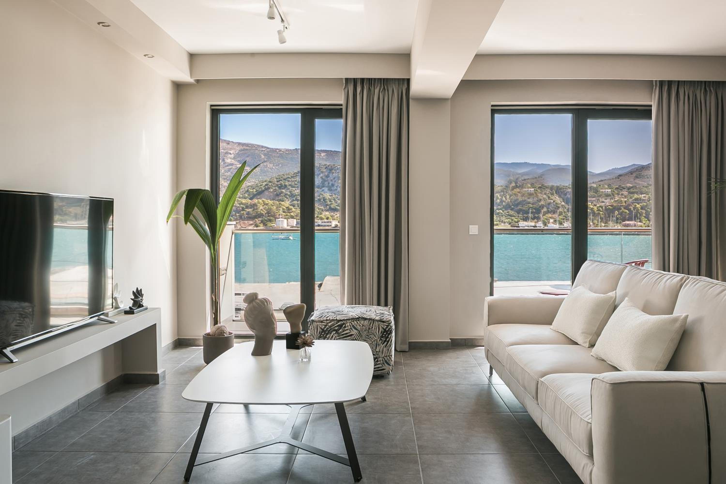 Luxury Suite with Sea View