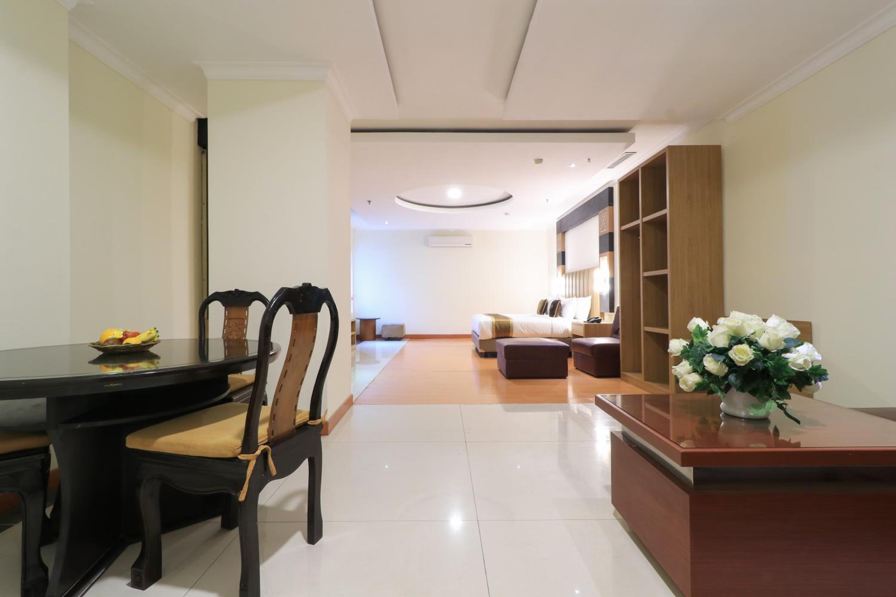 Deluxe Junior Suite - Photo 7