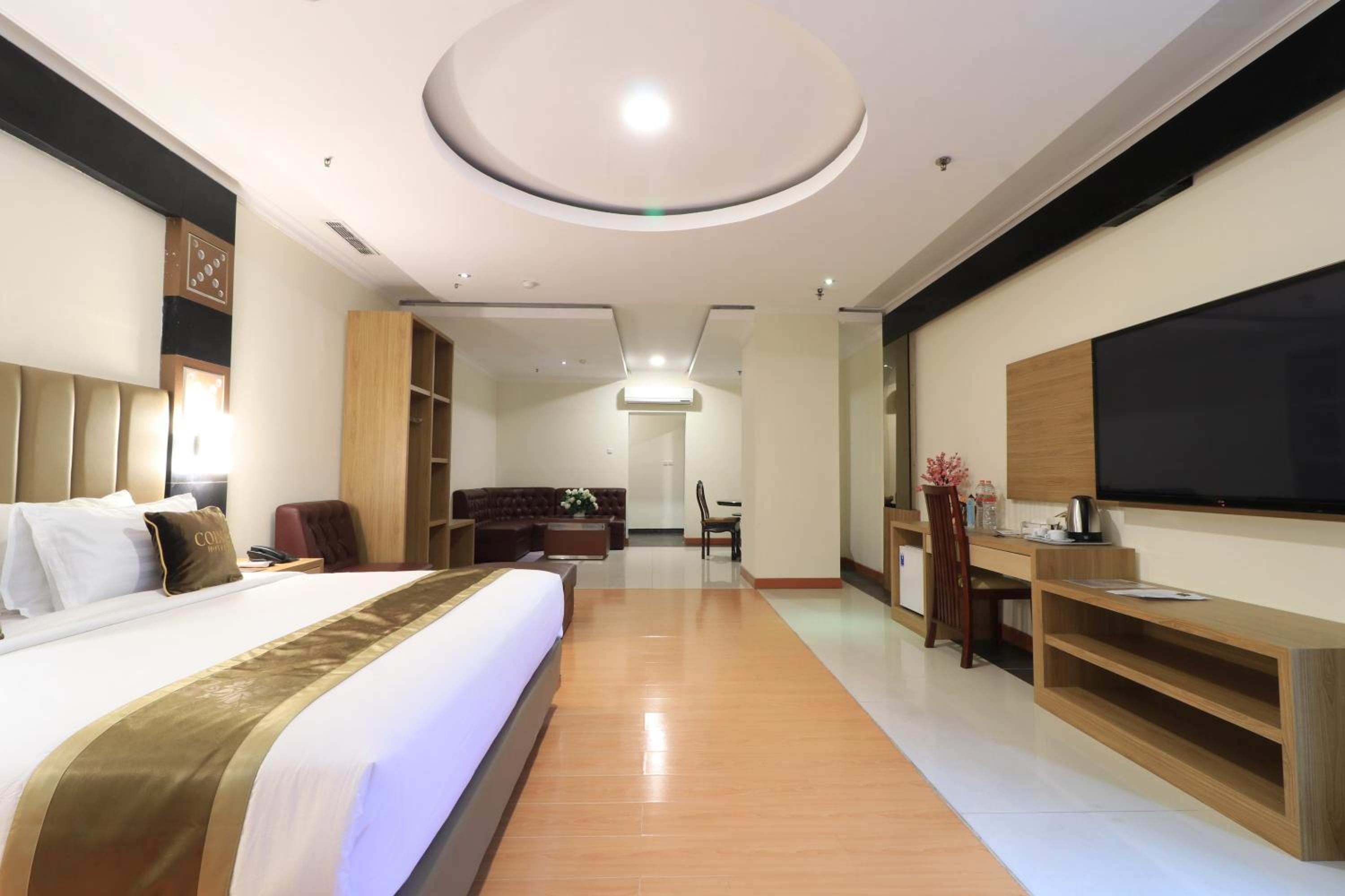 Deluxe Junior Suite - Photo 6
