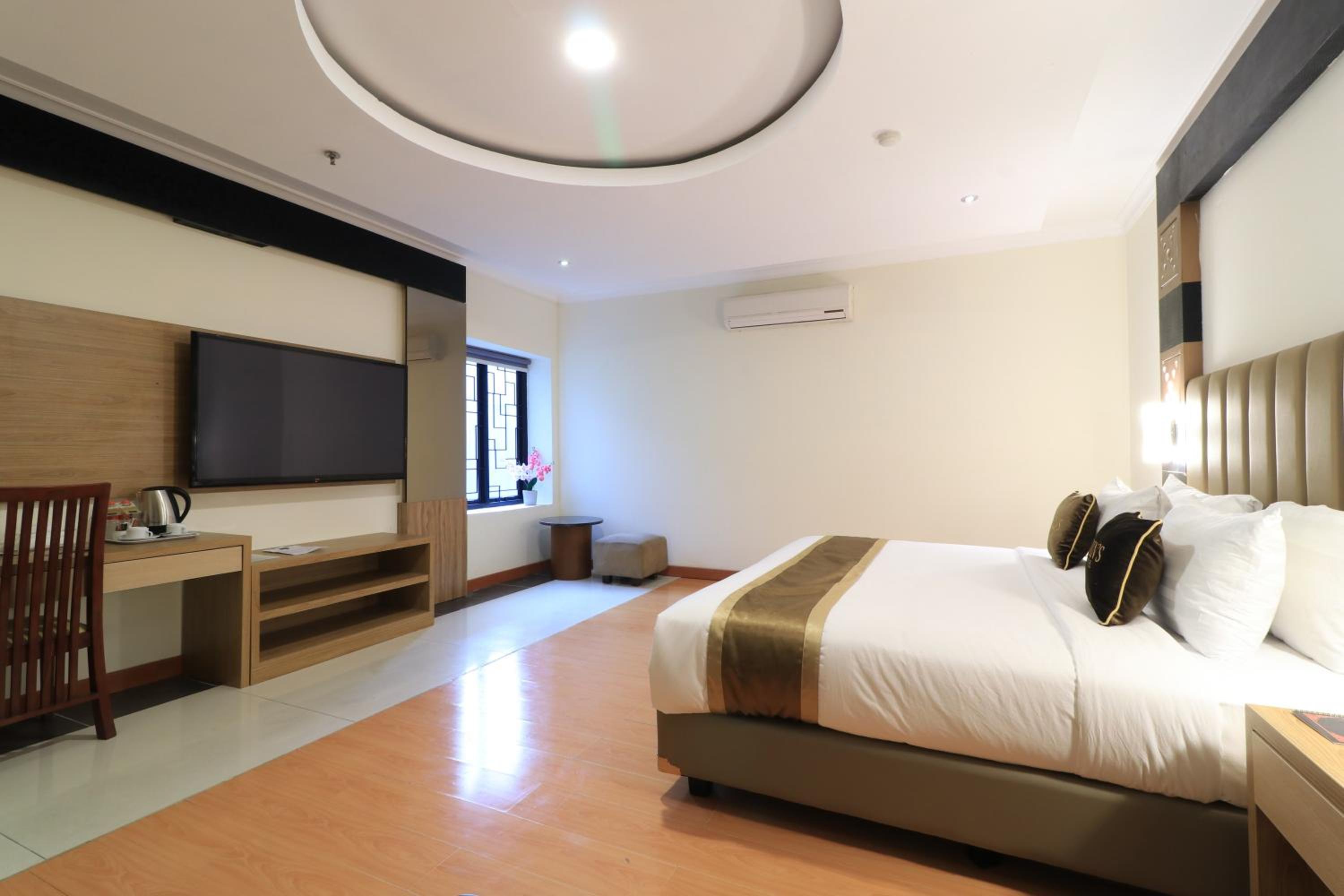 Deluxe Junior Suite - Photo 3