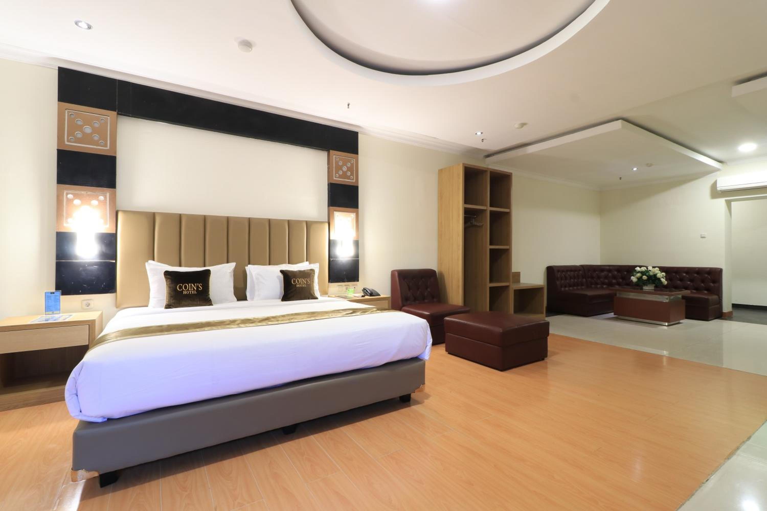 Deluxe Junior Suite - Photo 1