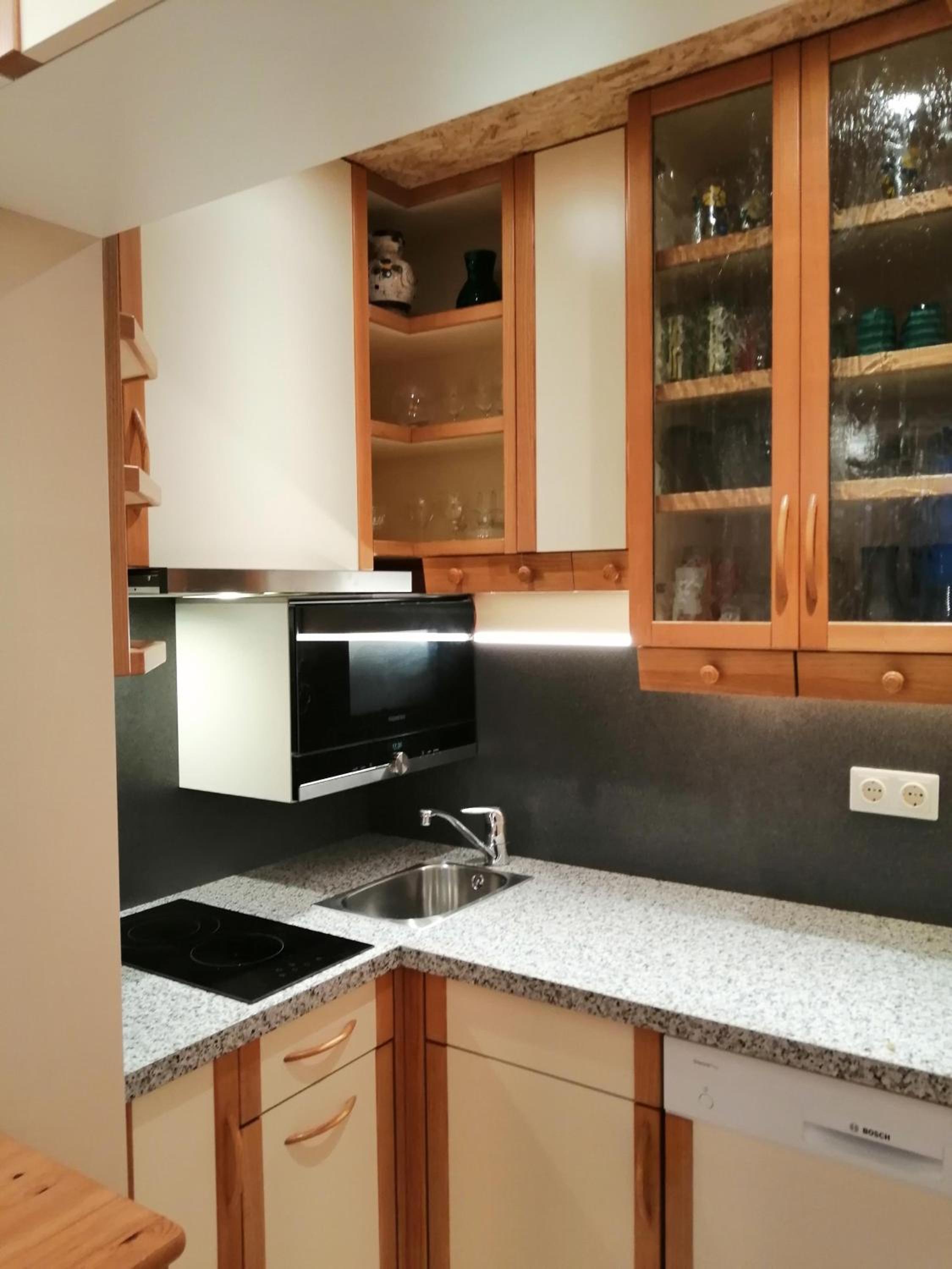 Two-Bedroom Apartment with Bathroom photo 3