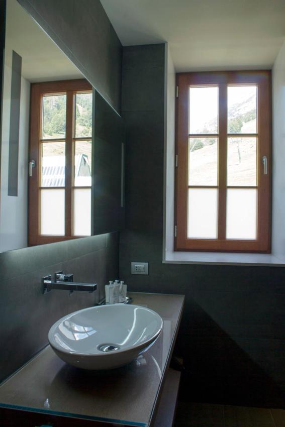 Superior Twin Room with Lake View photo 3
