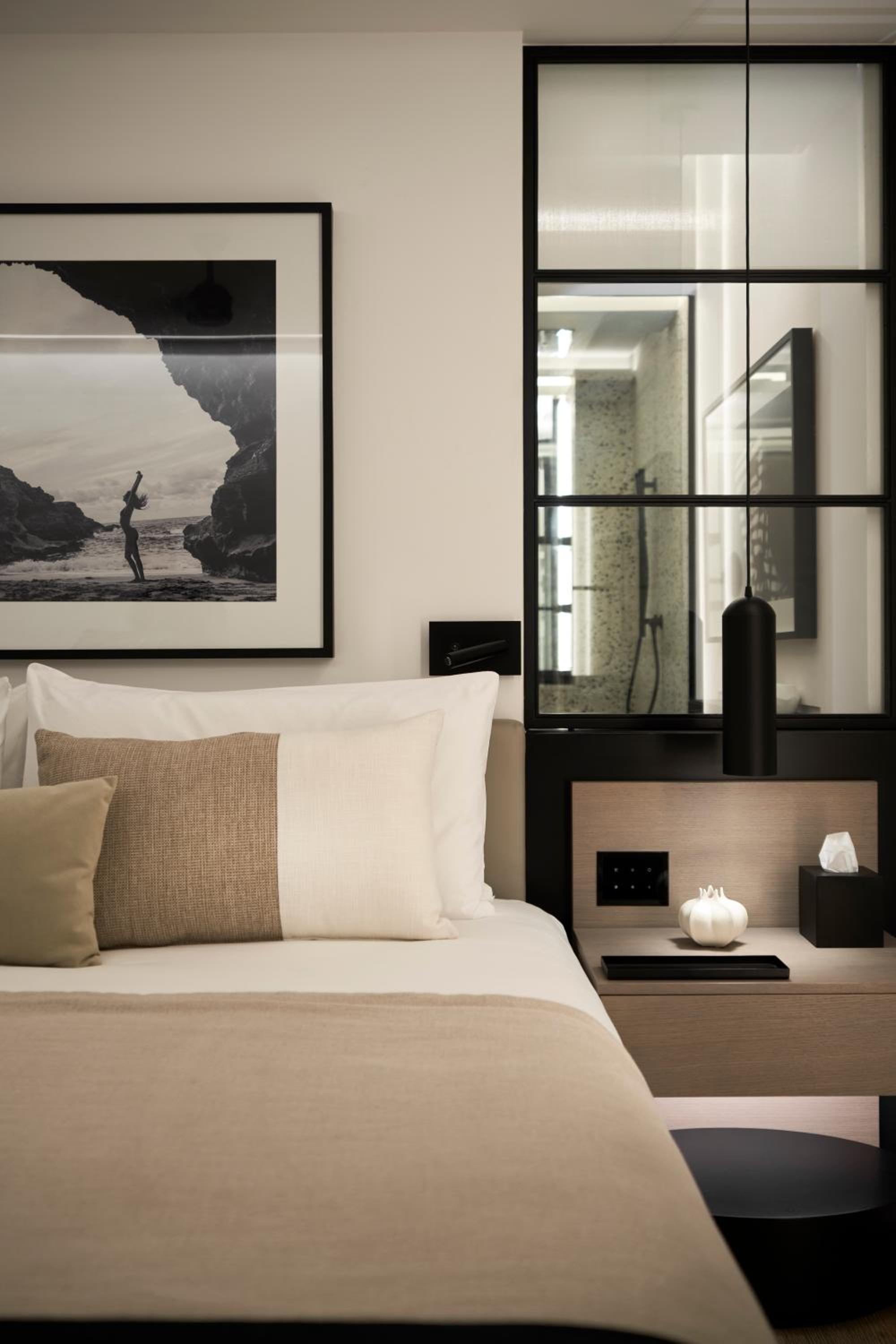 LUX* Junior Suite photo 2