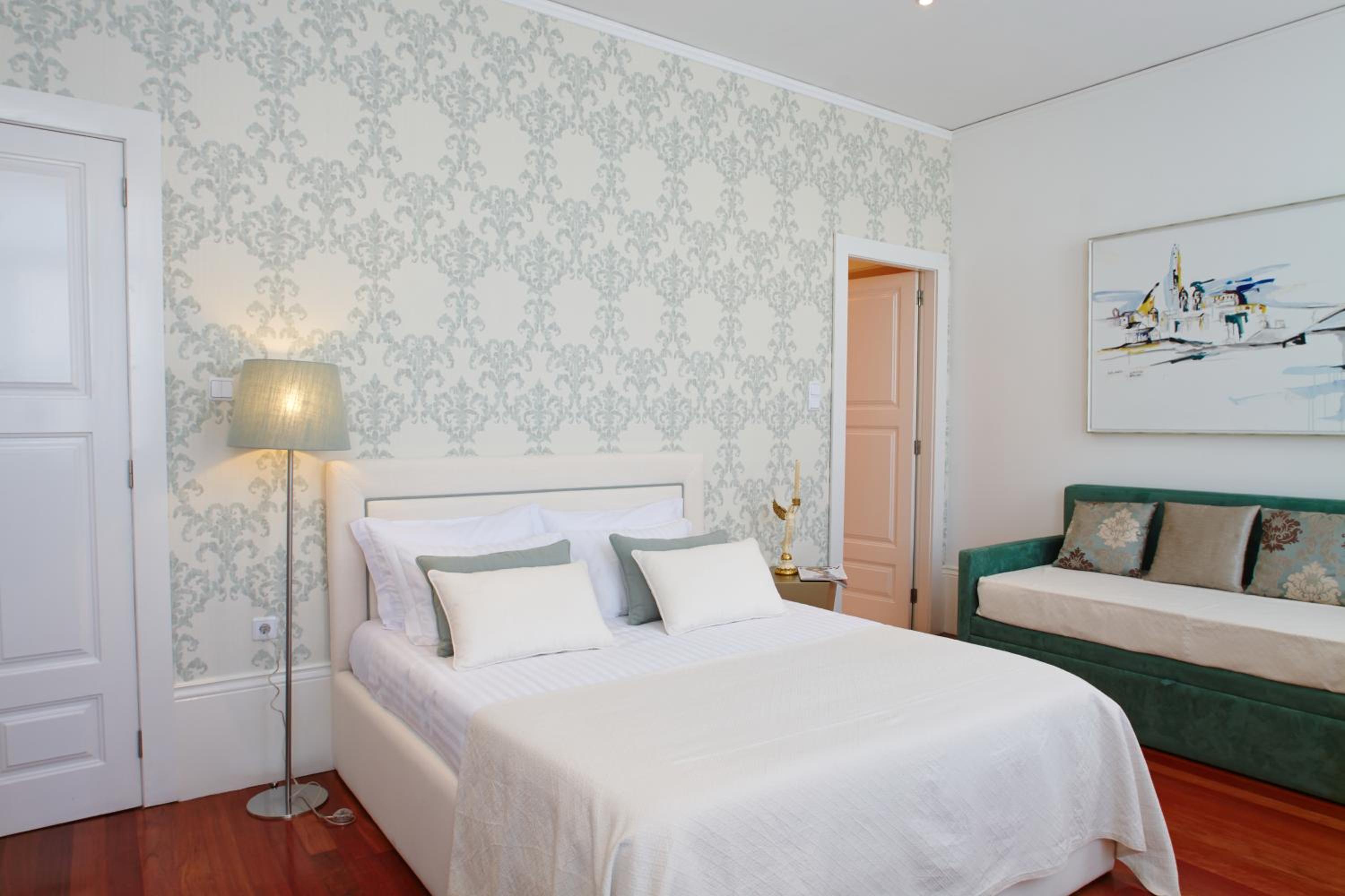 Deluxe Suite With Spa Bath