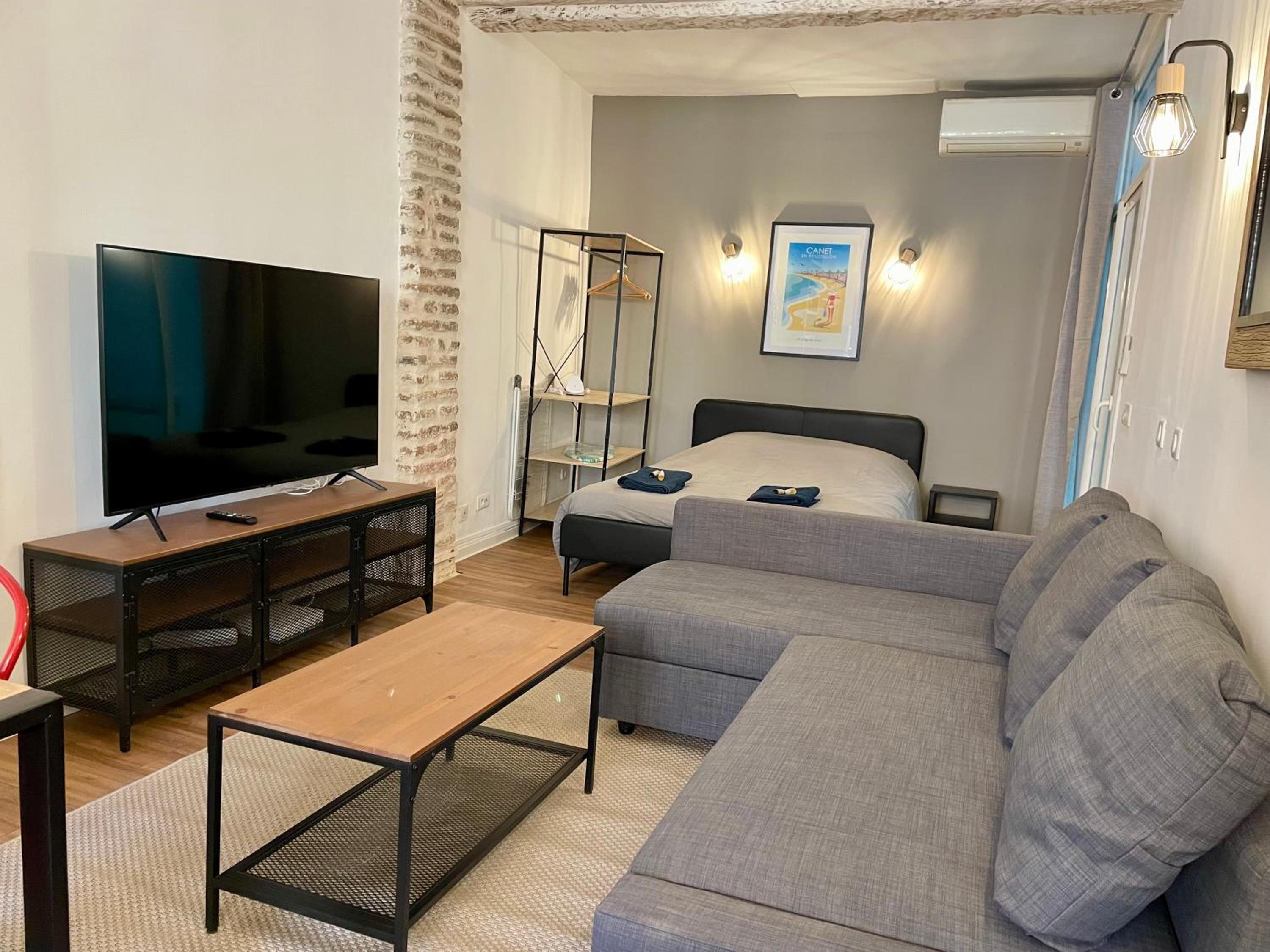 One-Bedroom Apartment - Photo 7