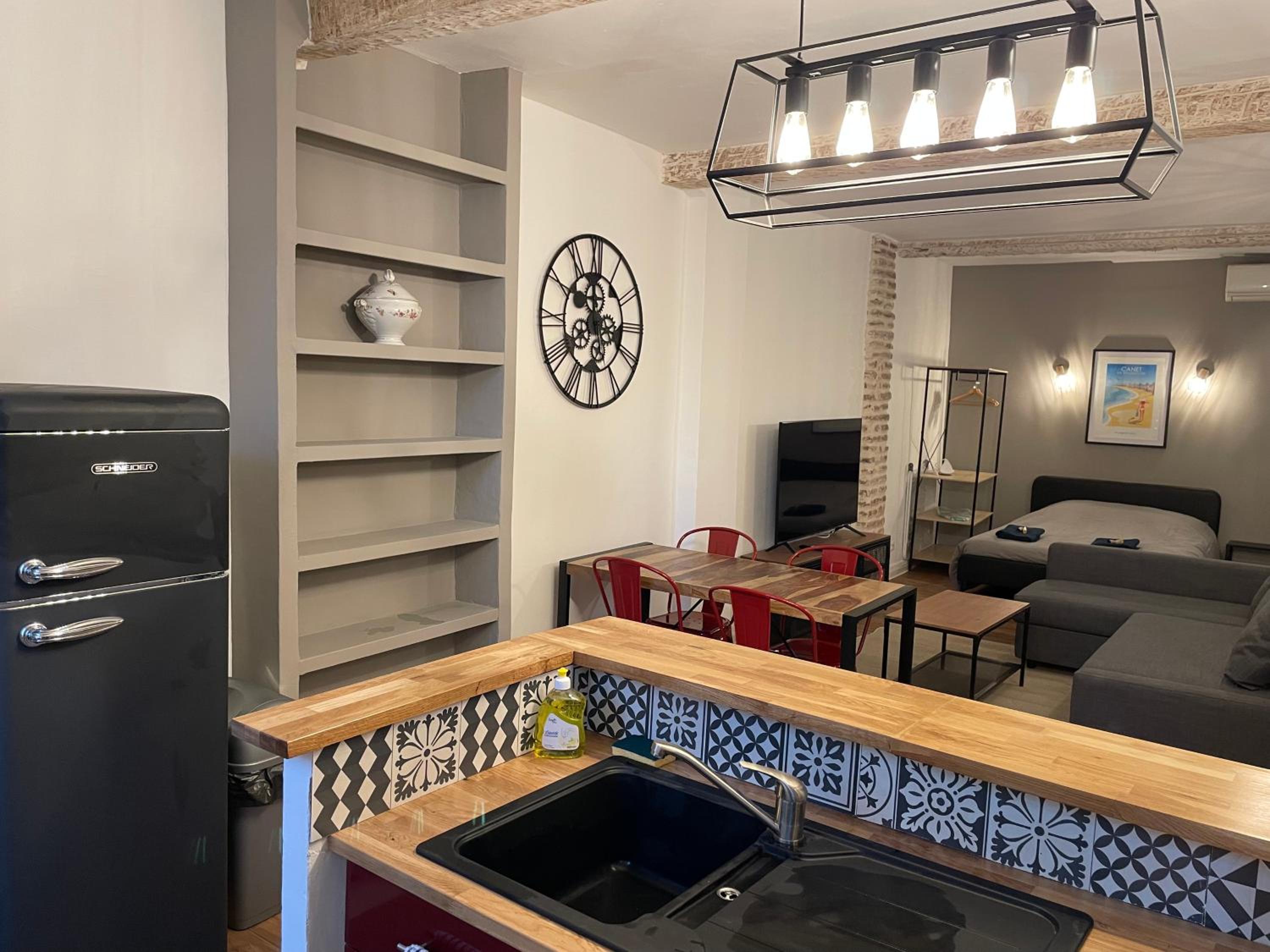 One-Bedroom Apartment - Photo 10