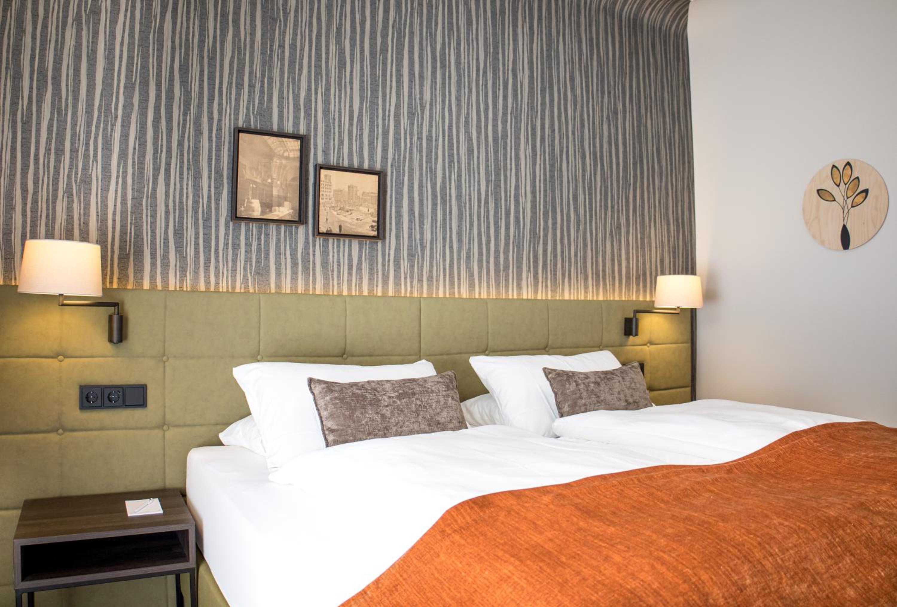 Comfort Queen Room - Photo 4