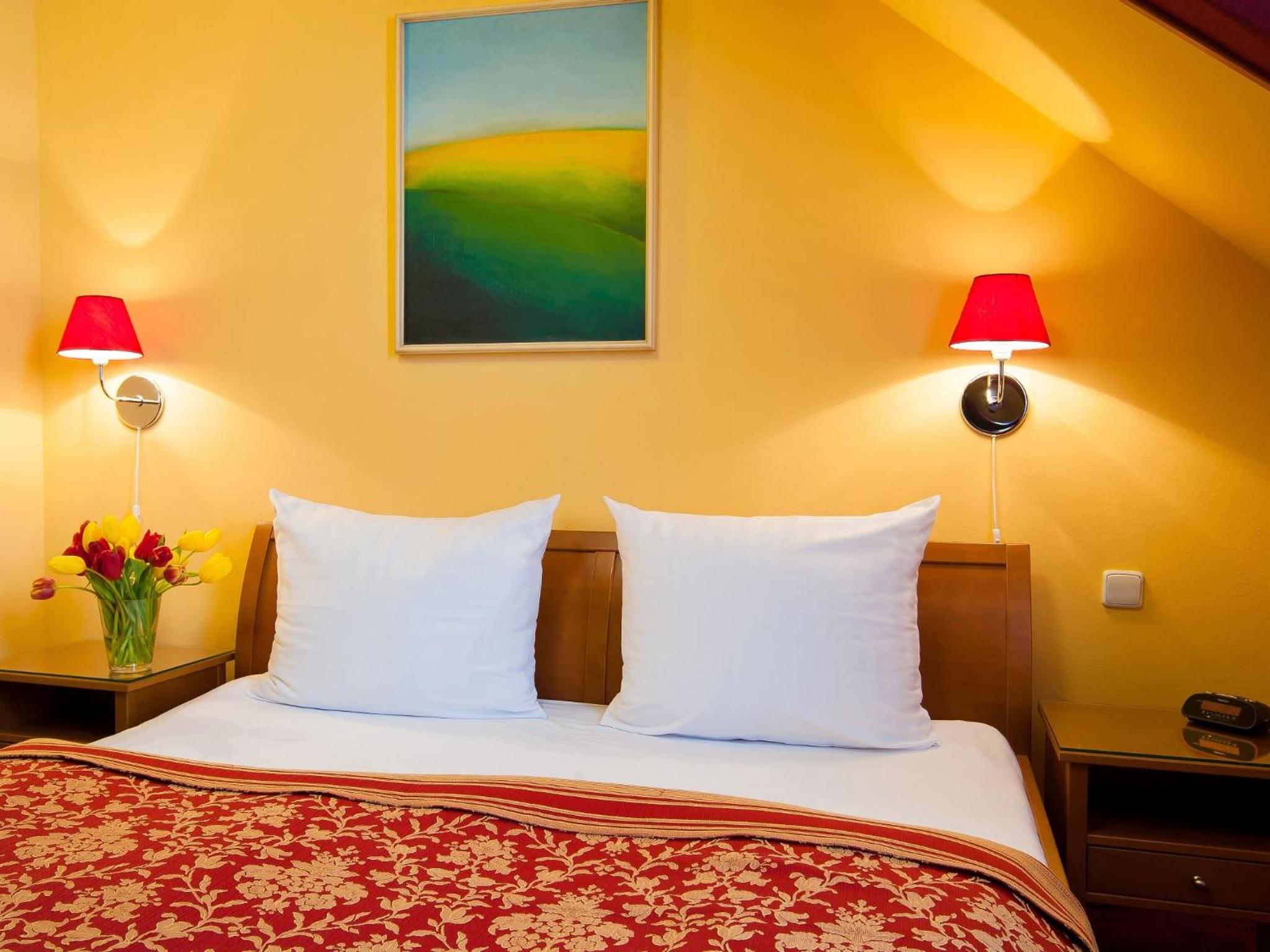 Double or Twin Room - Photo 2