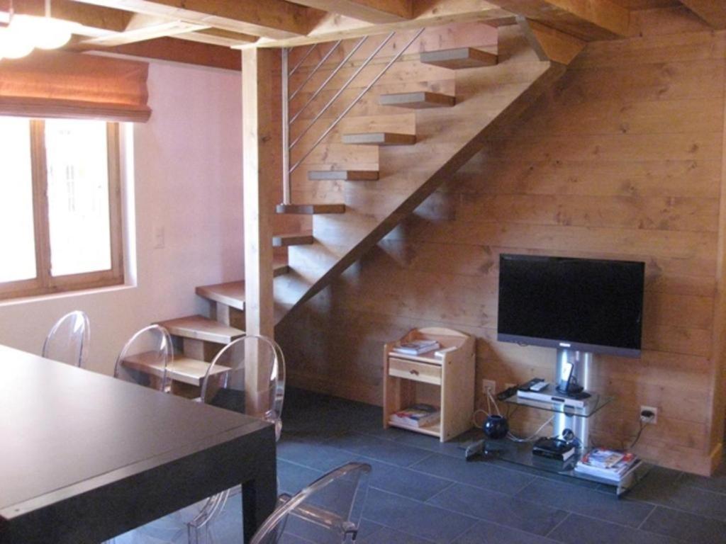 Apartment with Mountain View photo 1