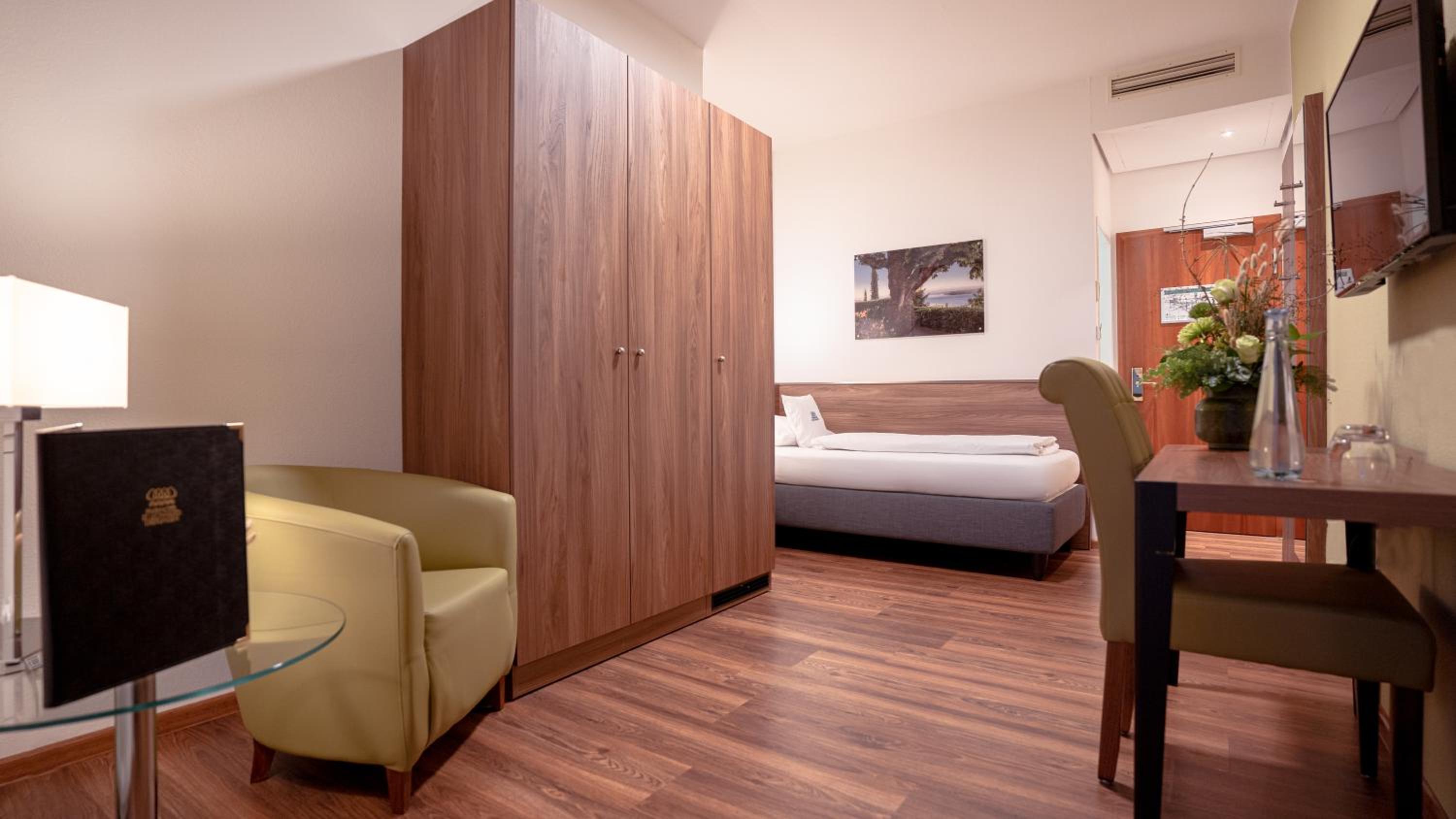 Single Room facing Lake Constance