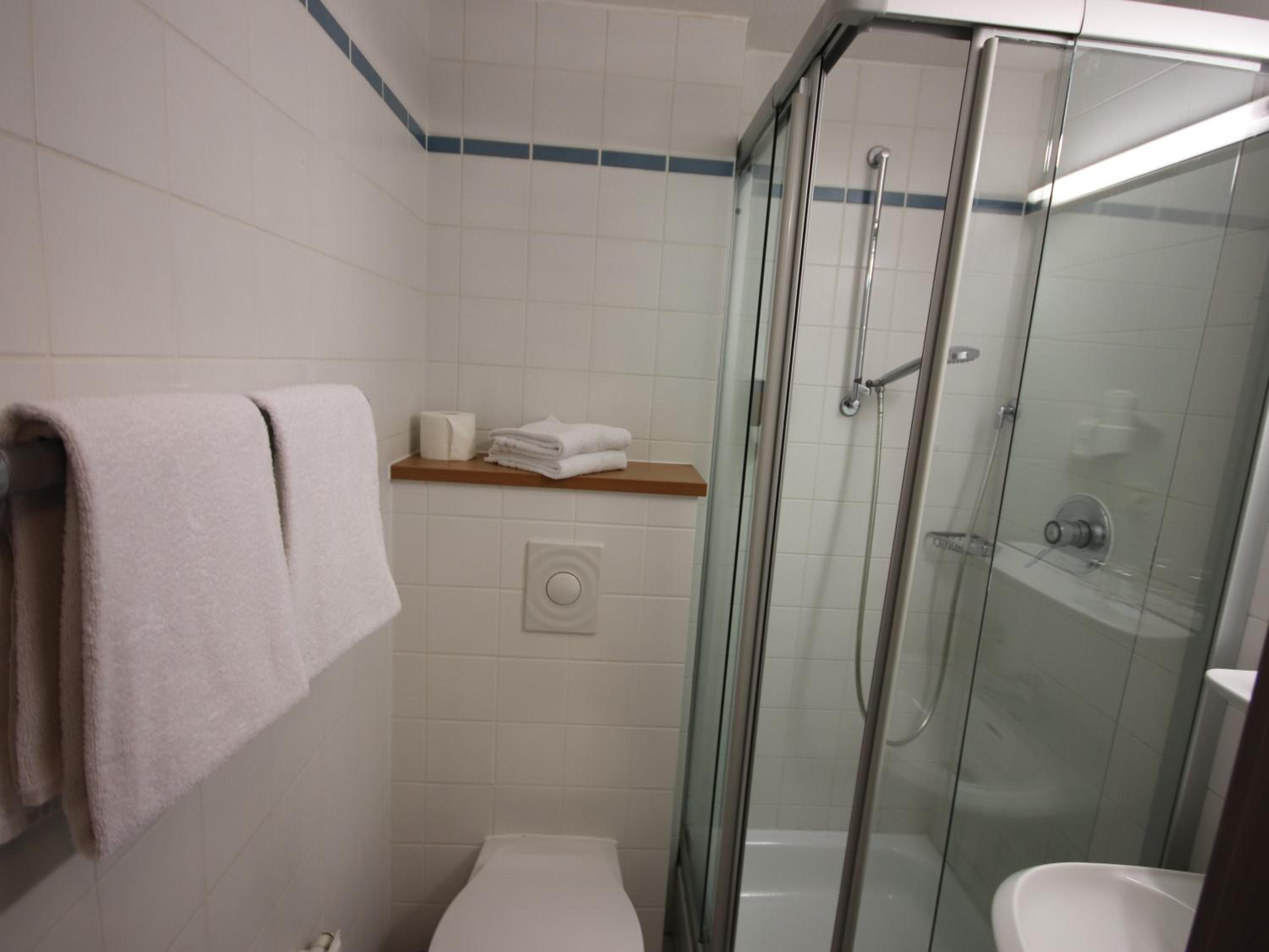 Economy Double Room - Photo 3