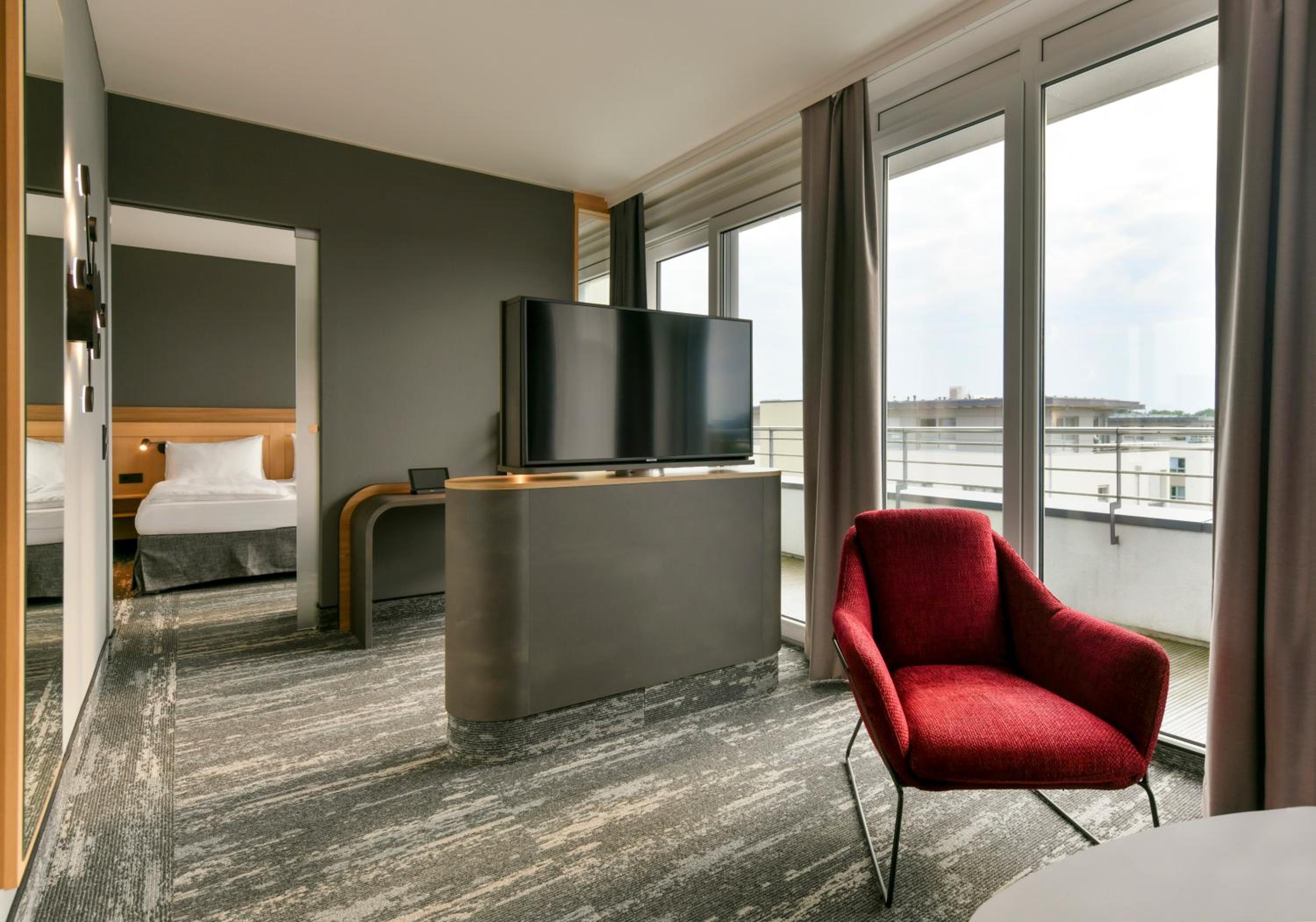 King Suite with Balcony - Top Floor/Non-Smoking - Photo 9