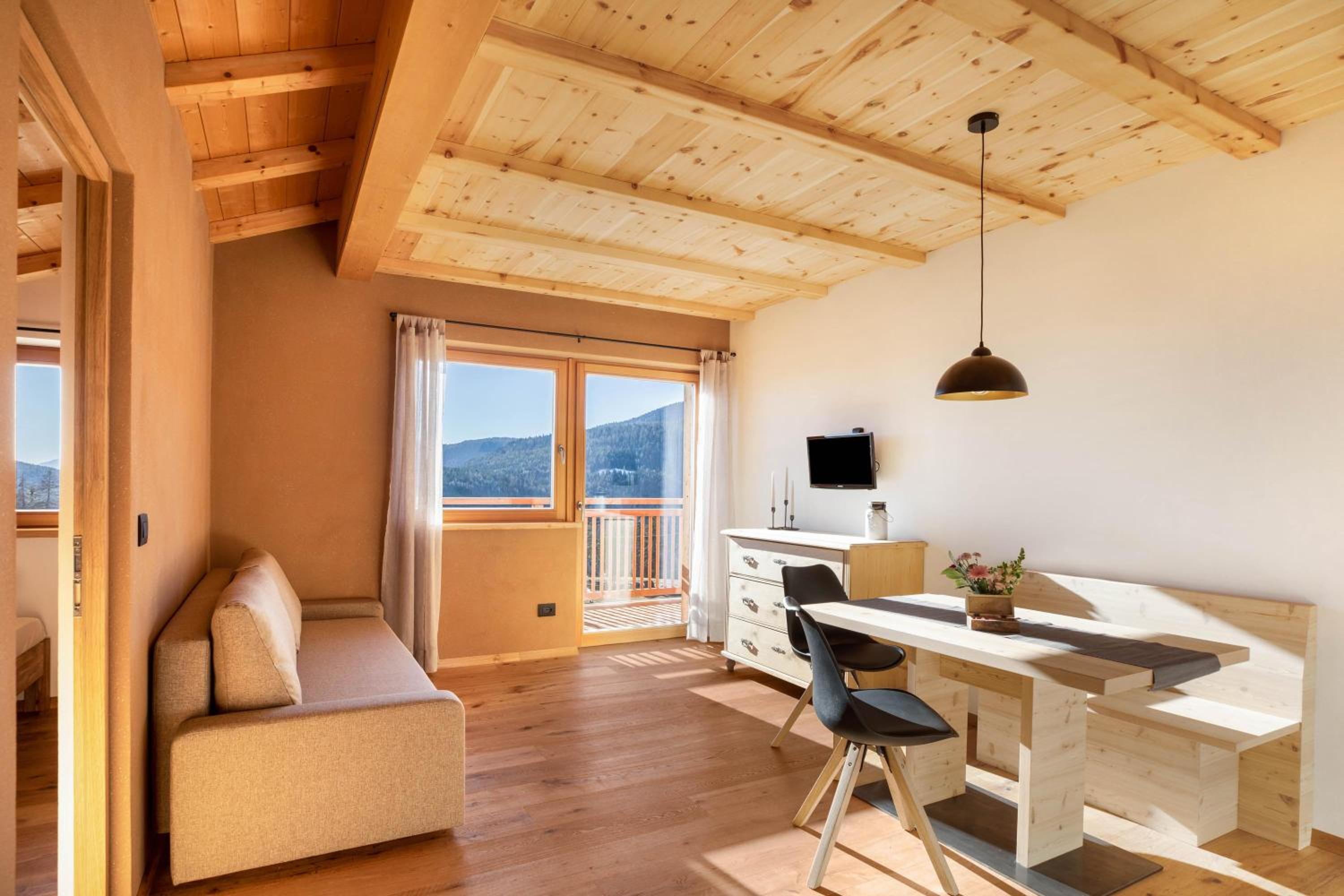 Two-Bedroom Deluxe Apartment with Garden View photo 1