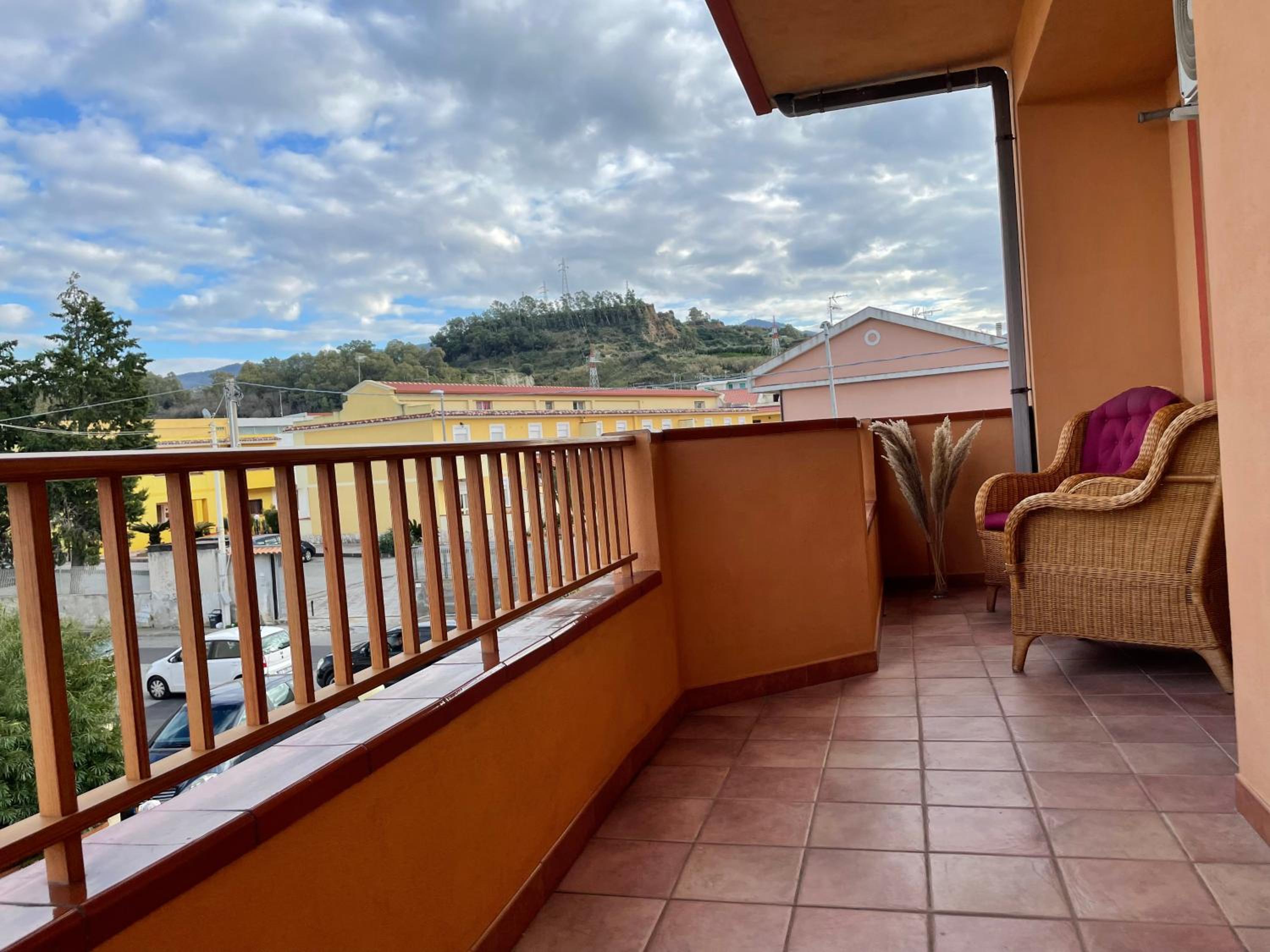Deluxe Double Room with Balcony photo 3