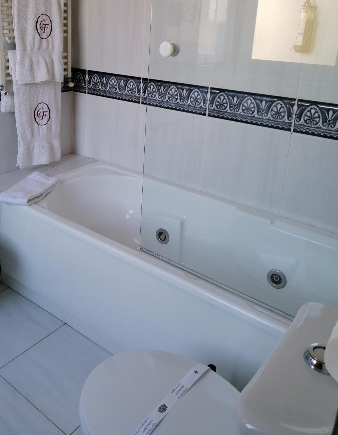 Double or Twin Room - Photo 2